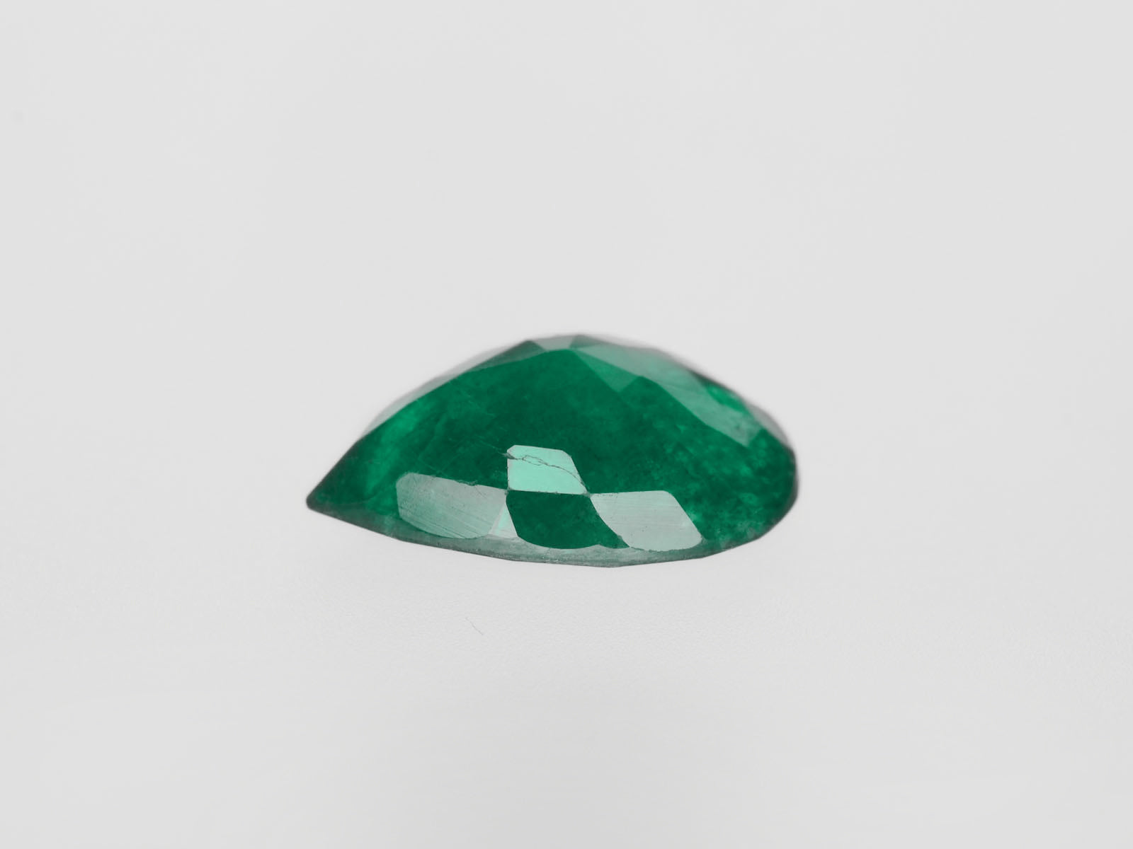 8800426-pear-deep-green-brazil-natural-emerald-2.50-ct