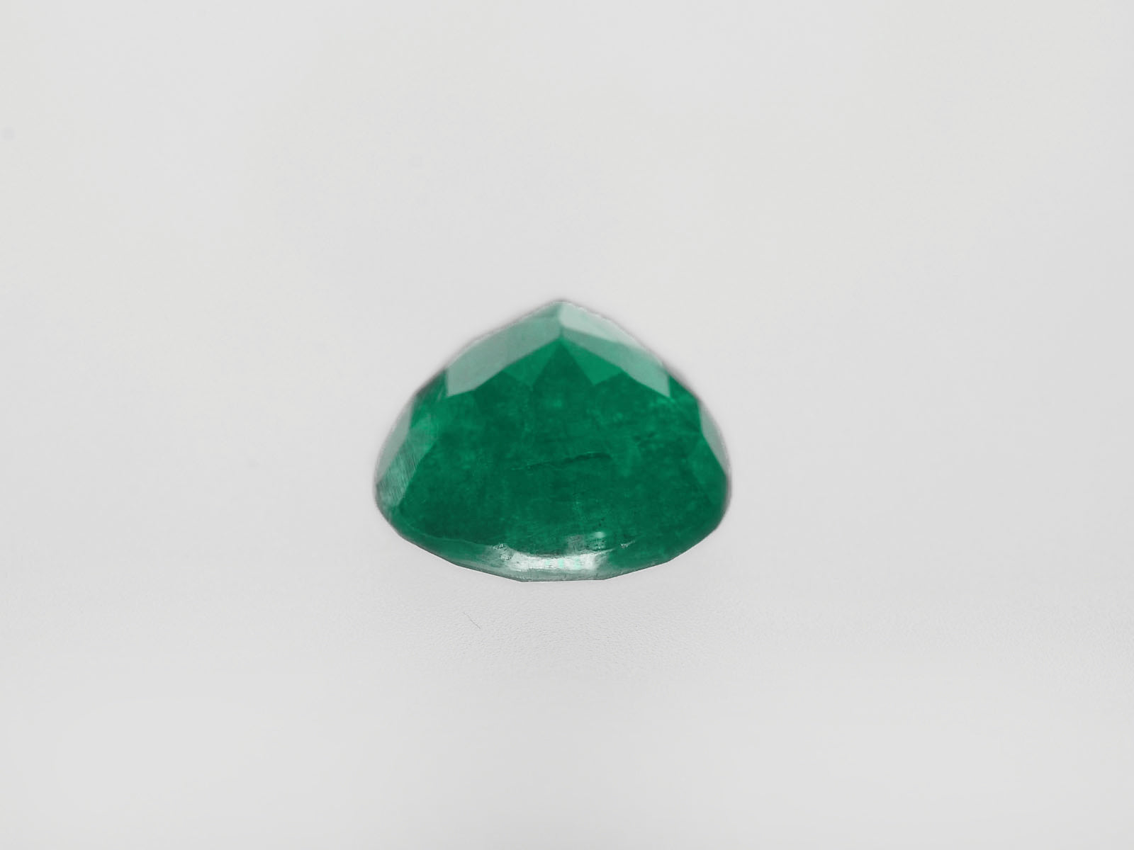 8800426-pear-deep-green-brazil-natural-emerald-2.50-ct