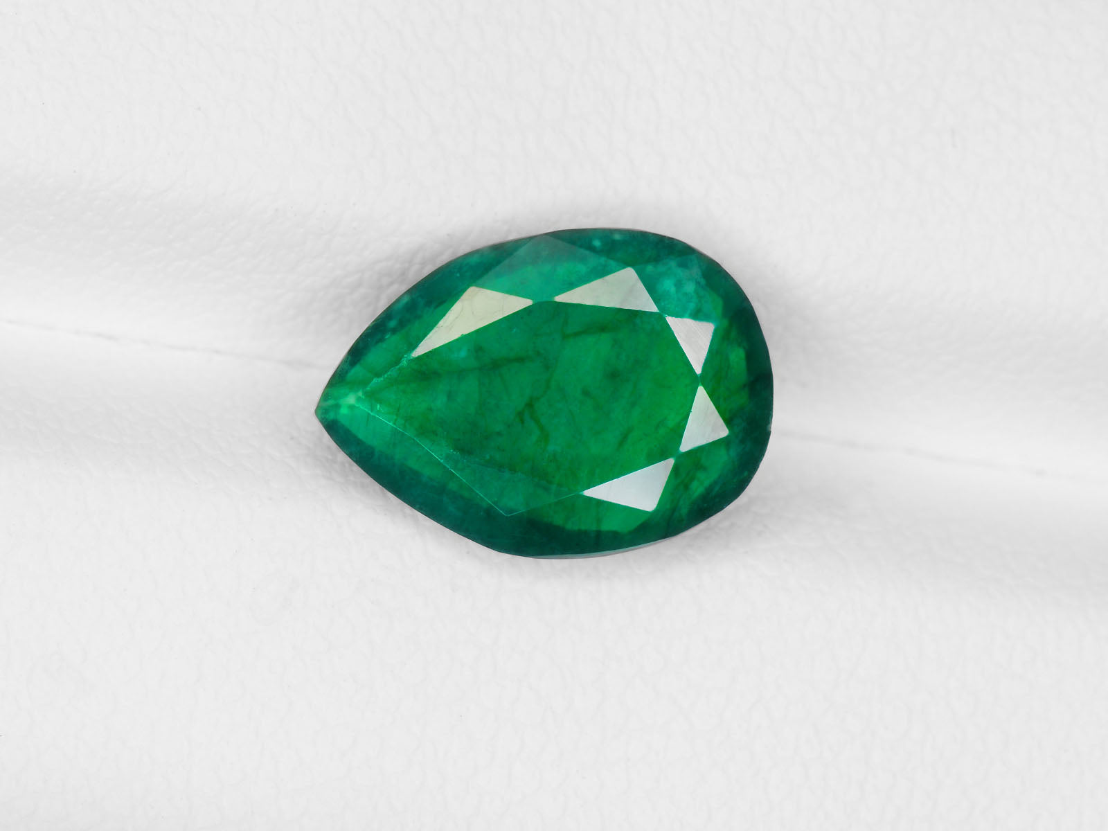8800427-pear-deep-green-brazil-natural-emerald-2.76-ct