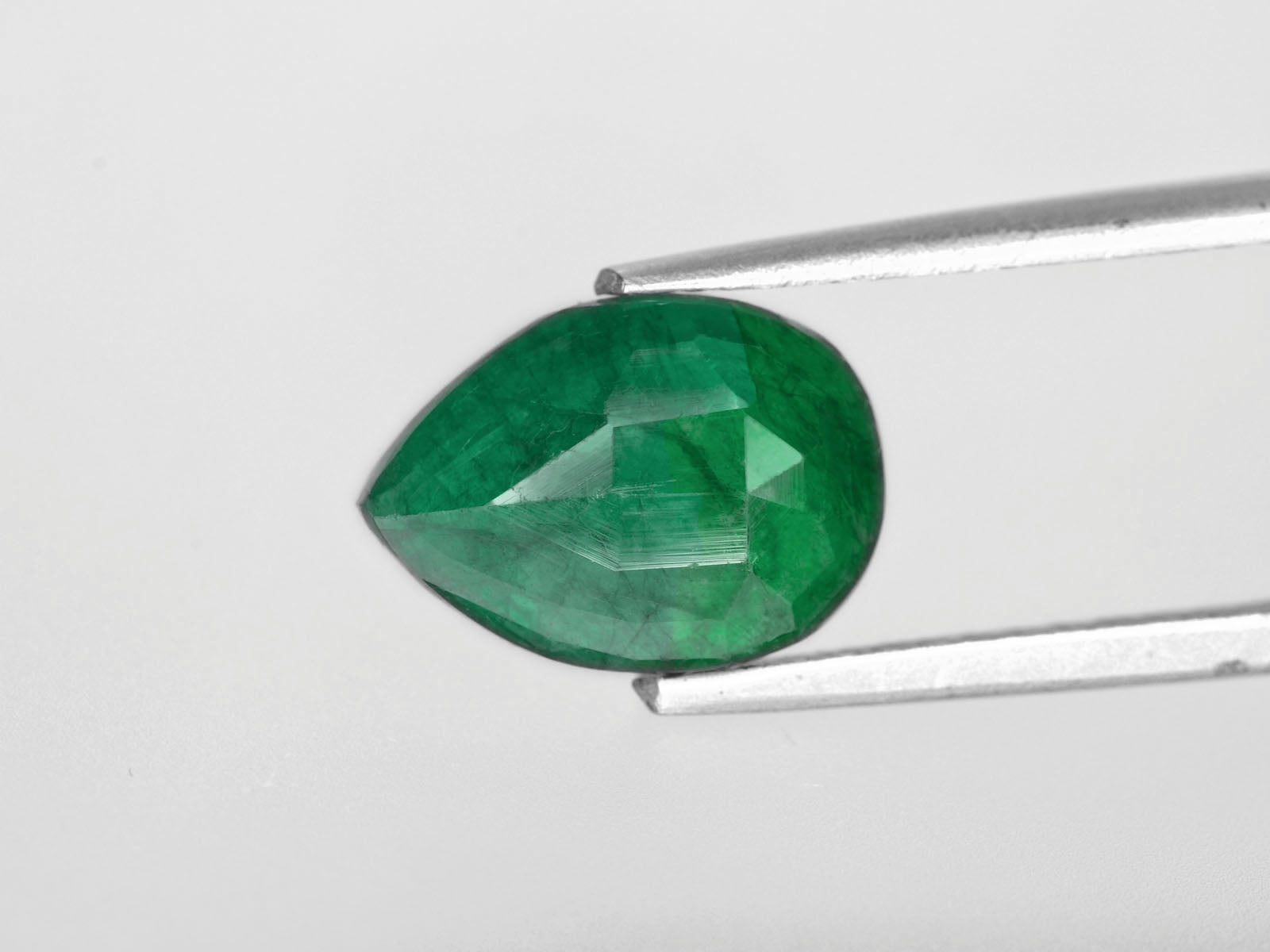 8800427-pear-deep-green-brazil-natural-emerald-2.76-ct
