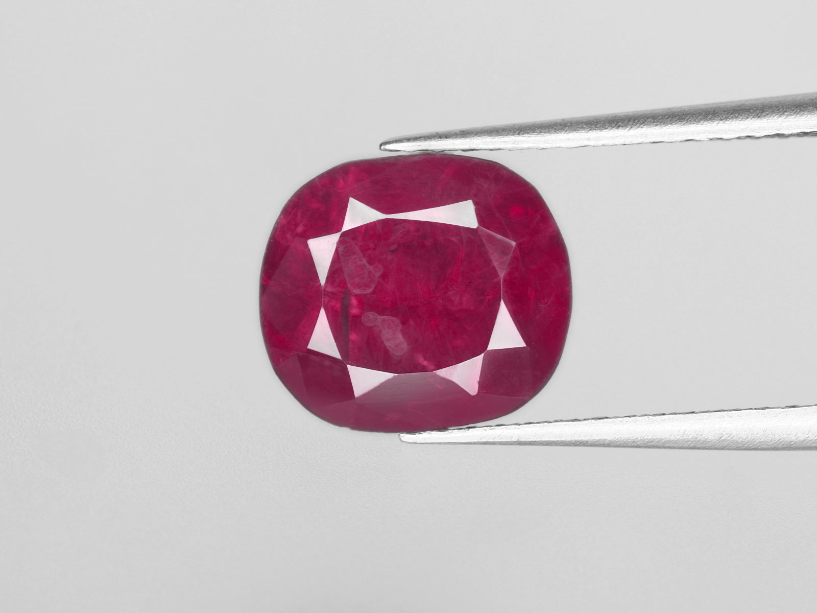 8800432-cushion-deep-pinkish-red-igi-burma-natural-ruby-2.44-ct