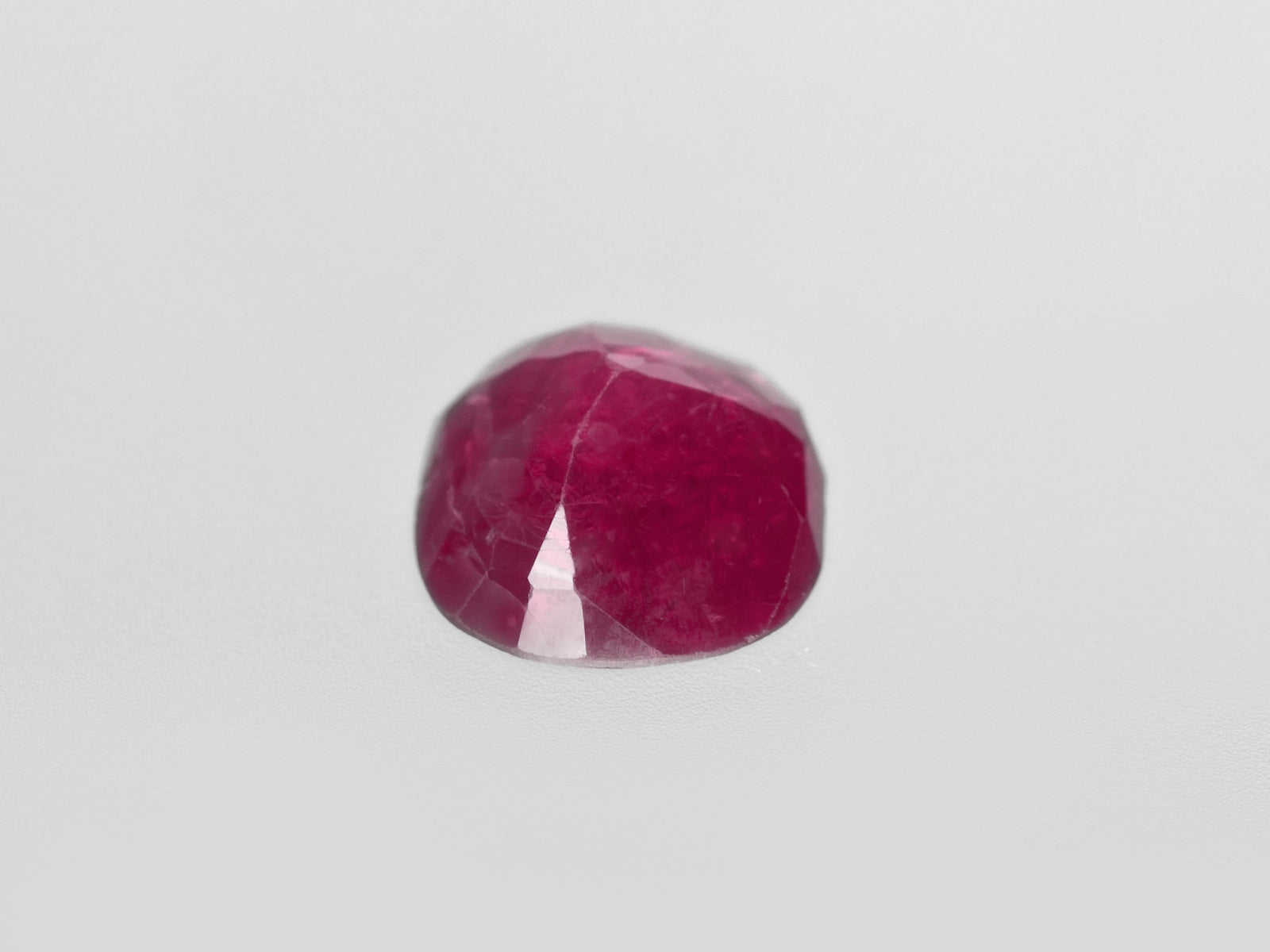 8800432-cushion-deep-pinkish-red-igi-burma-natural-ruby-2.44-ct
