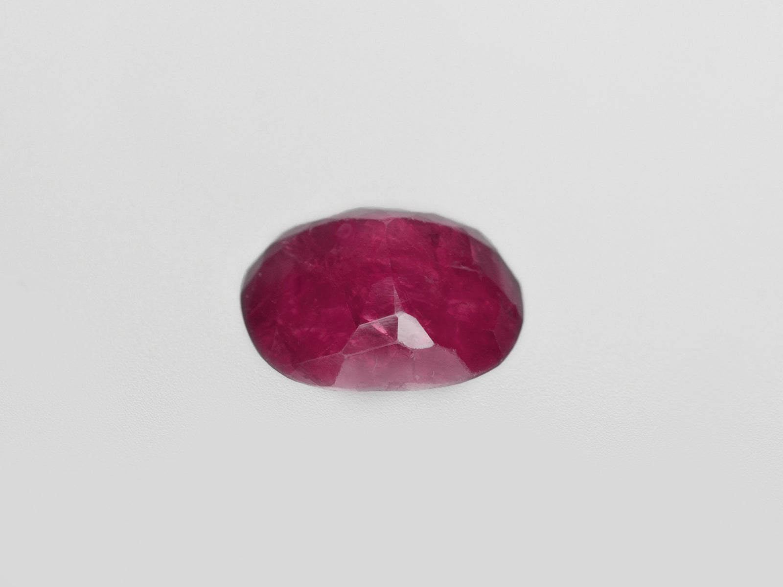 8800432-cushion-deep-pinkish-red-igi-burma-natural-ruby-2.44-ct