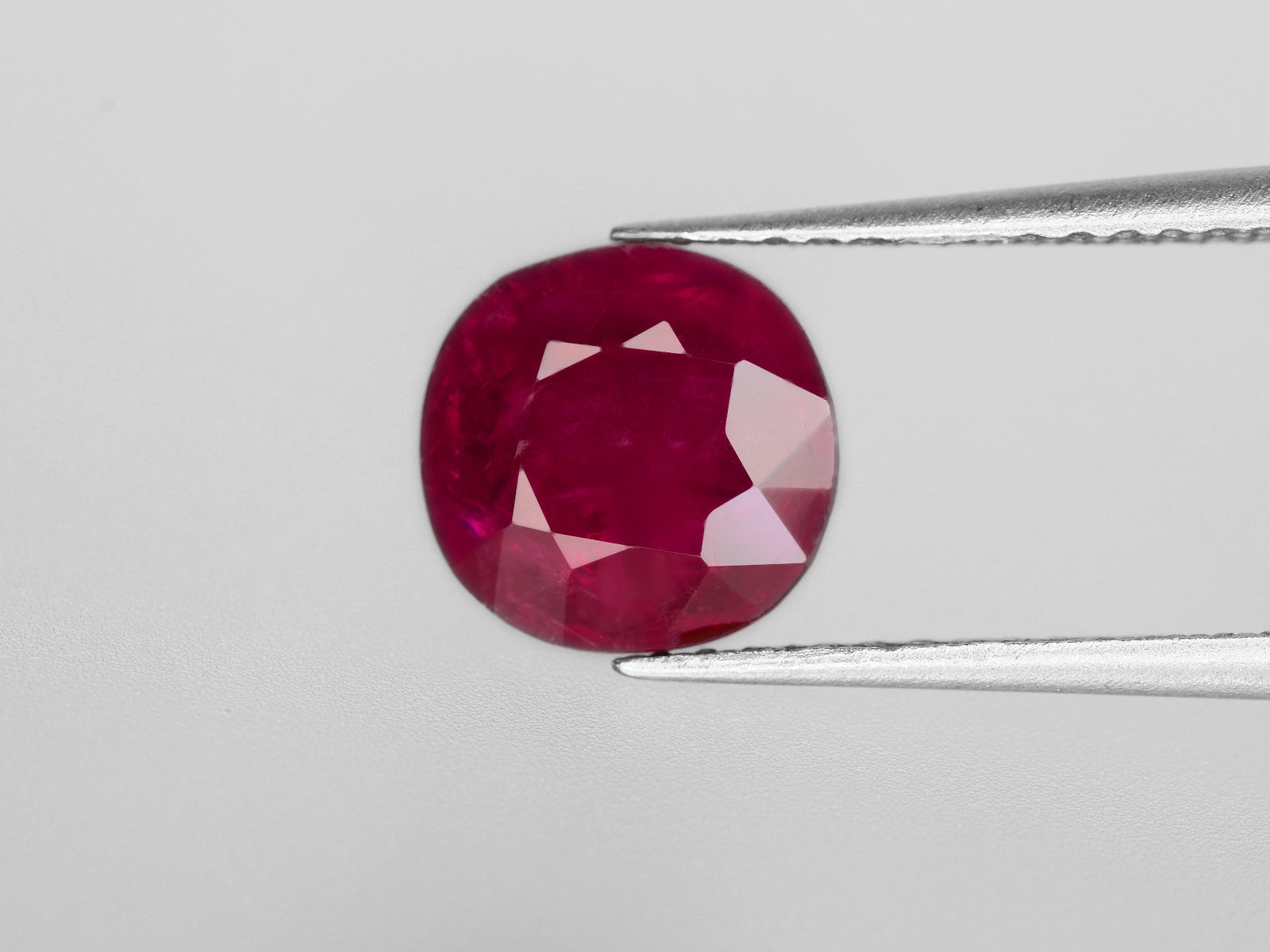 8800441-cushion-deep-red-with-slight-pinkish-hue-igi-burma-natural-ruby-1.88-ct