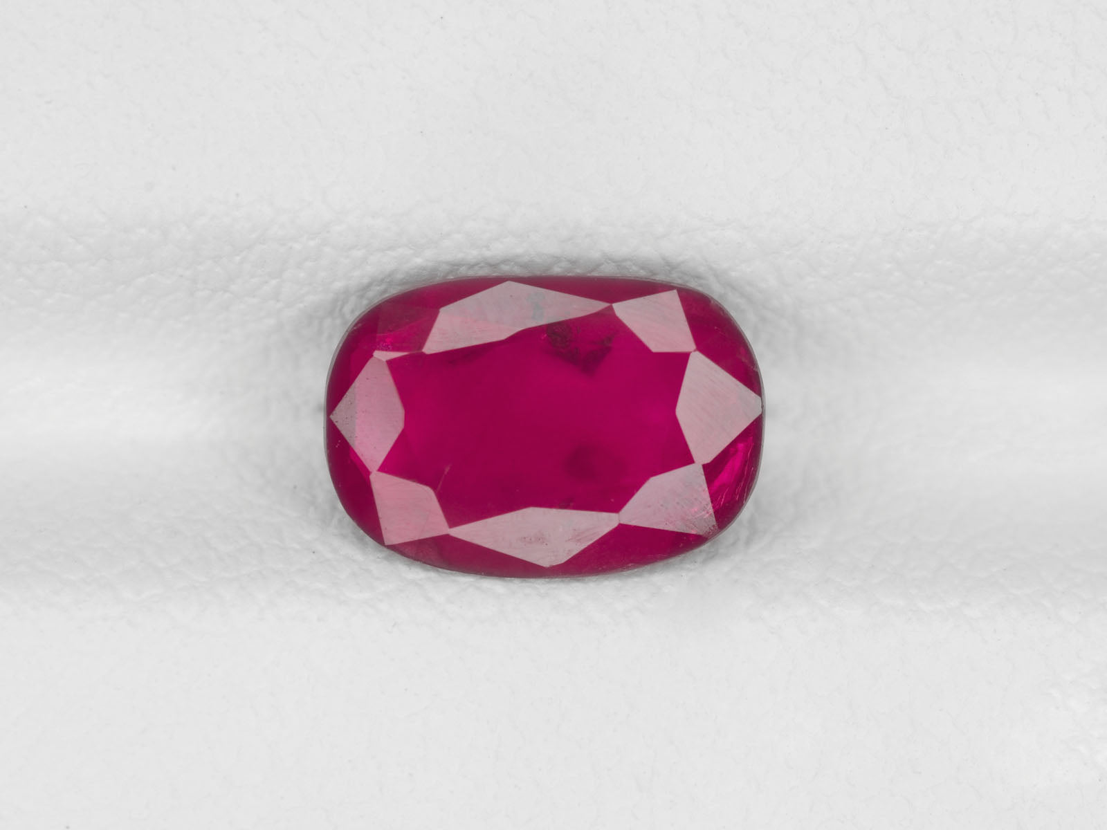 8800215-cushion-deep-pinkish-red-igi-burma-natural-ruby-1.36-ct