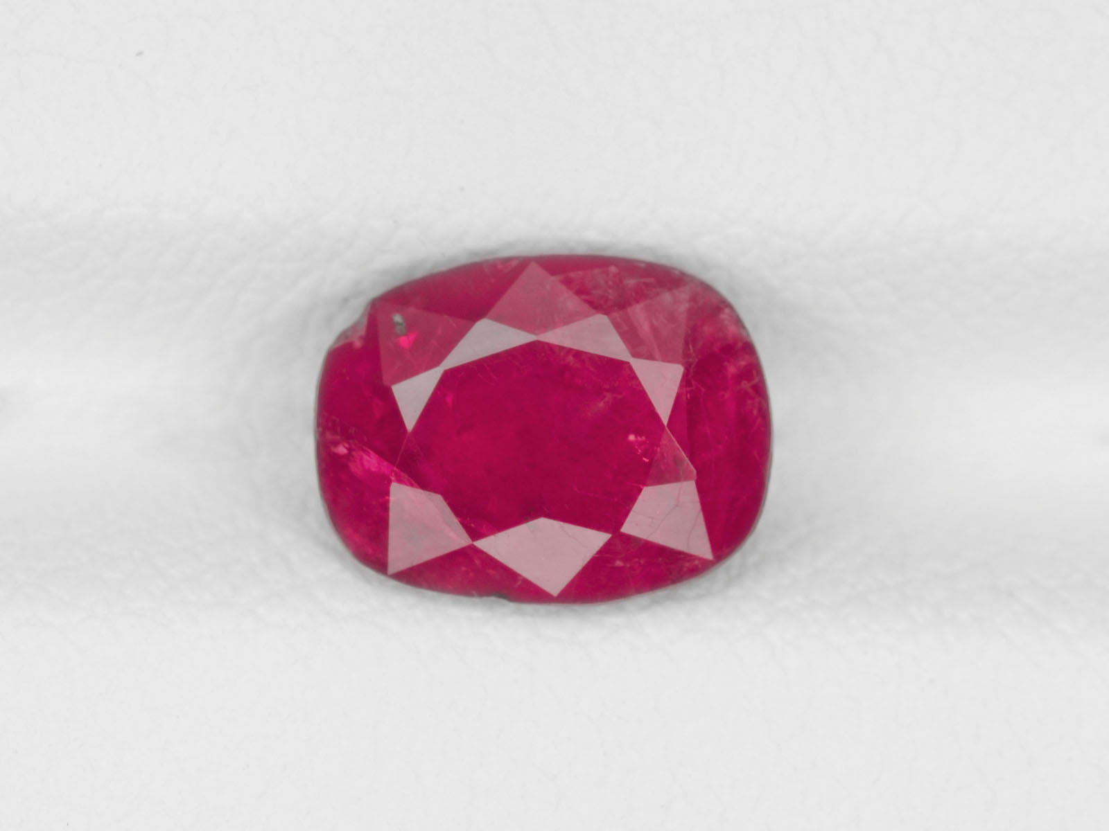 8800216-cushion-deep-pinkish-red-igi-burma-natural-ruby-1.93-ct