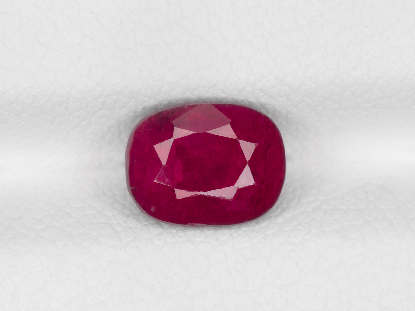 8800442-cushion-intense-red-with-slight-pinkish-hue-igi-burma-natural-ruby-1.63-ct