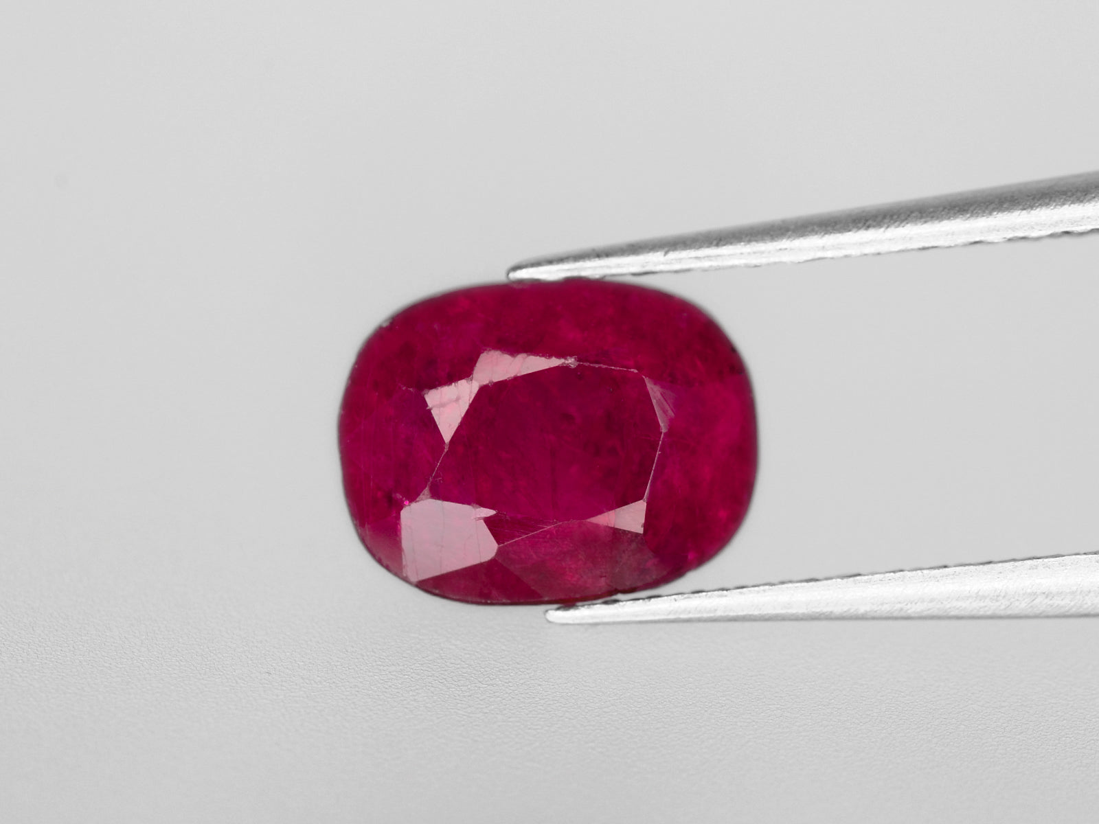 8800442-cushion-intense-red-with-slight-pinkish-hue-igi-burma-natural-ruby-1.63-ct