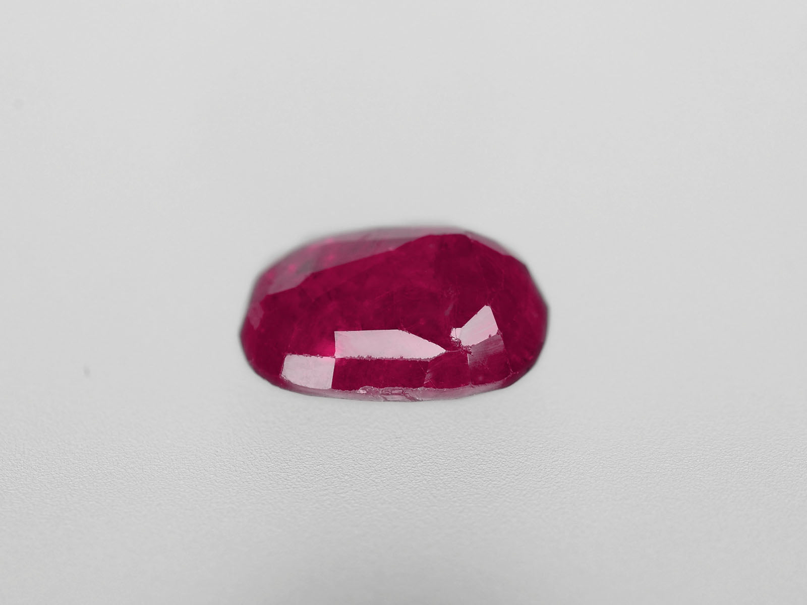 8800442-cushion-intense-red-with-slight-pinkish-hue-igi-burma-natural-ruby-1.63-ct