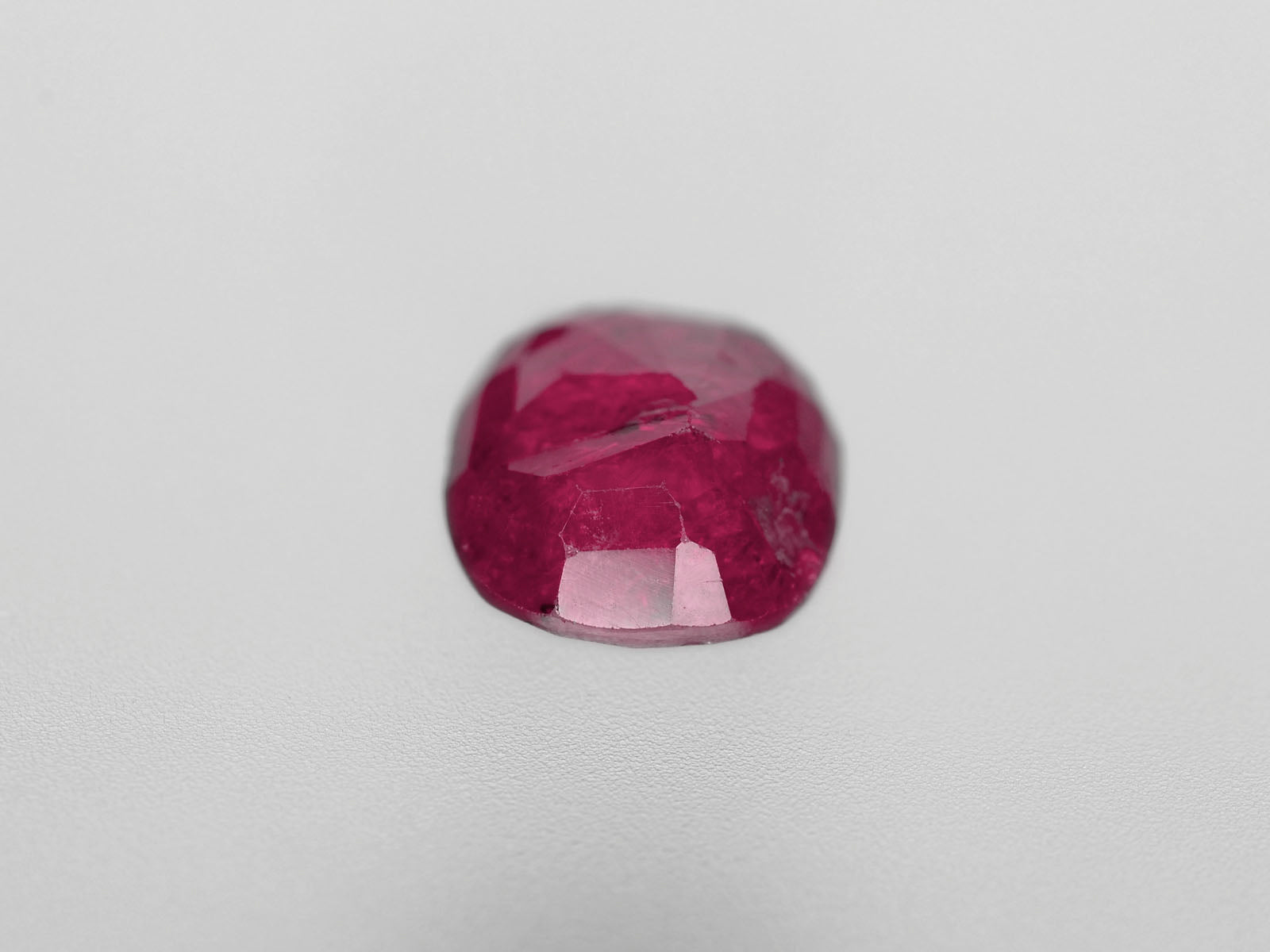 8800442-cushion-intense-red-with-slight-pinkish-hue-igi-burma-natural-ruby-1.63-ct