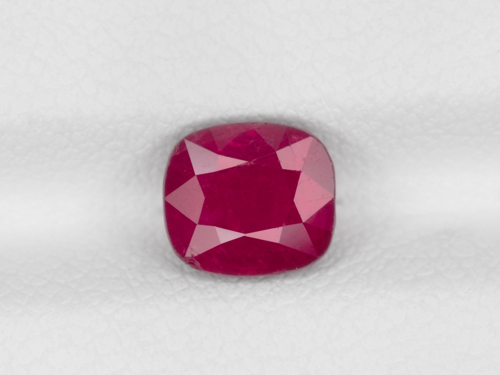 8800443-cushion-deep-pinkish-red-igi-burma-natural-ruby-1.49-ct