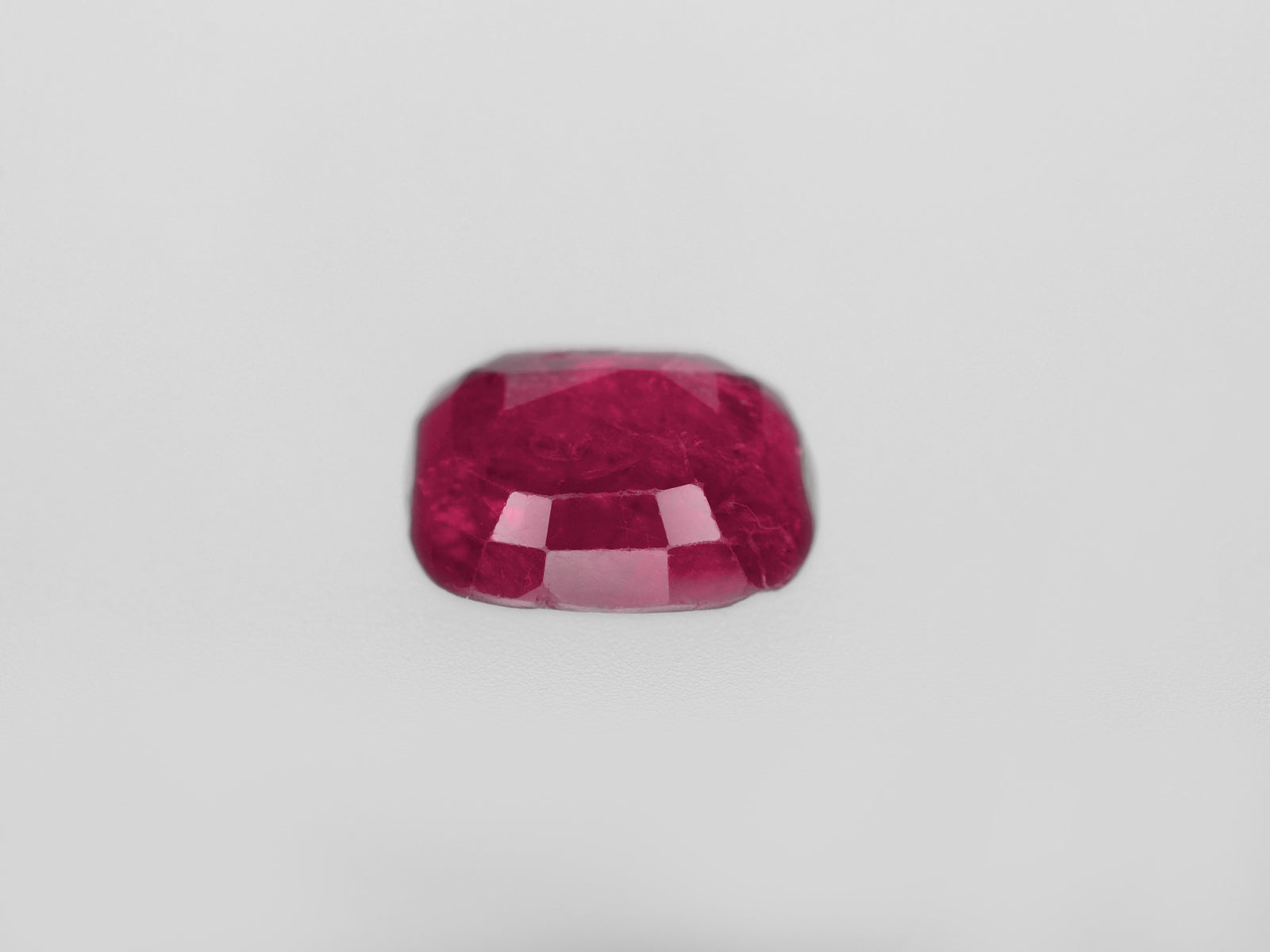 8800443-cushion-deep-pinkish-red-igi-burma-natural-ruby-1.49-ct