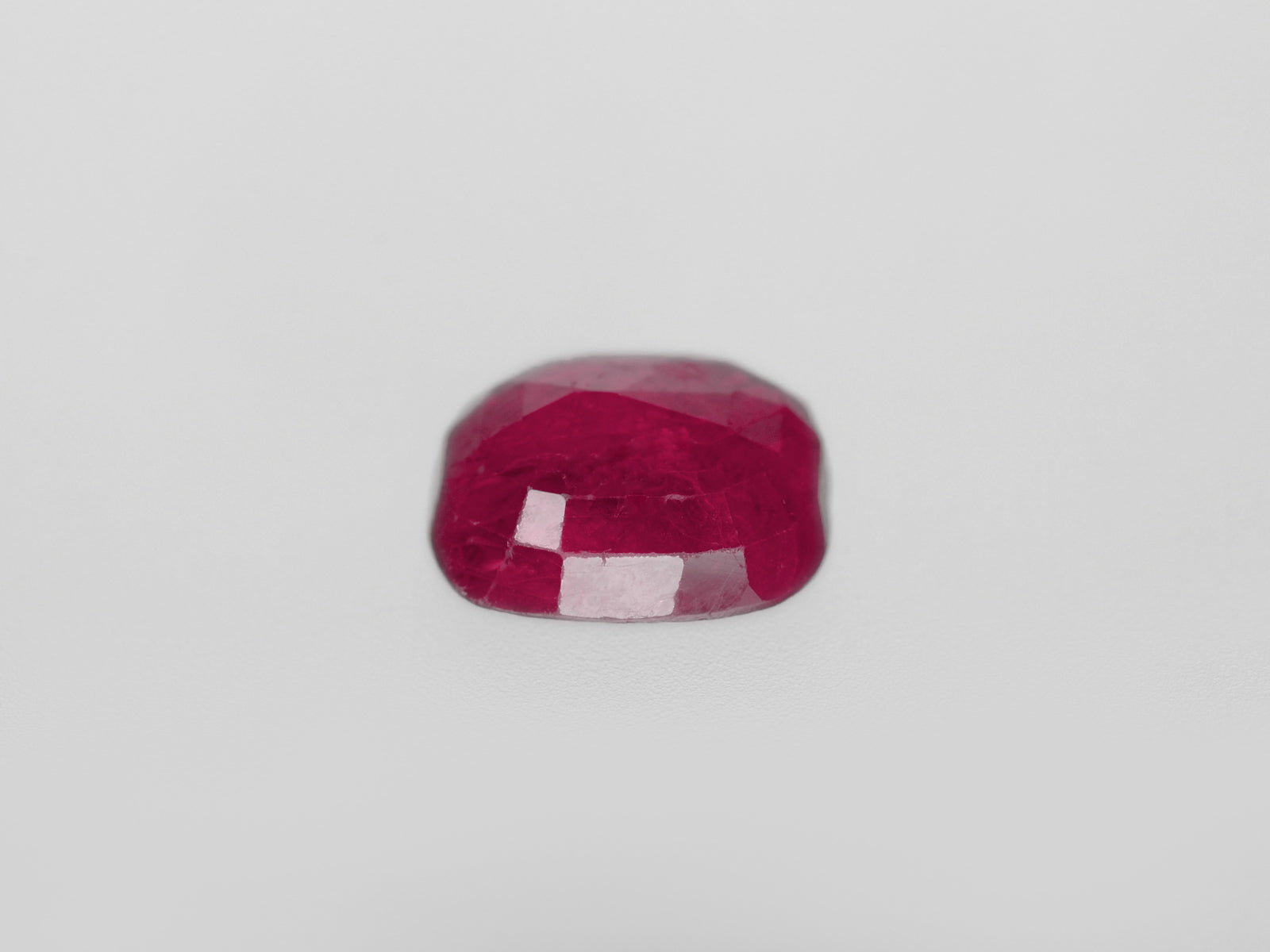 8800443-cushion-deep-pinkish-red-igi-burma-natural-ruby-1.49-ct
