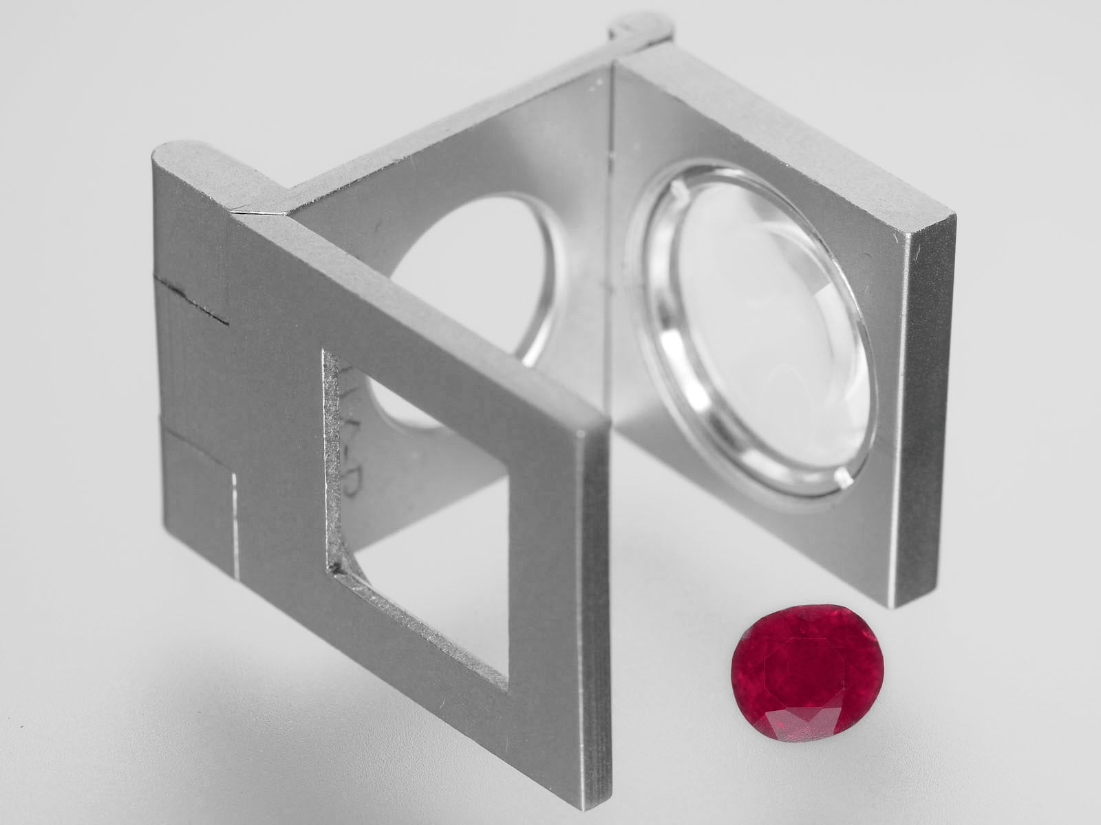 8800444-oval-rich-velvety-pinkish-red-igi-burma-natural-ruby-1.98-ct