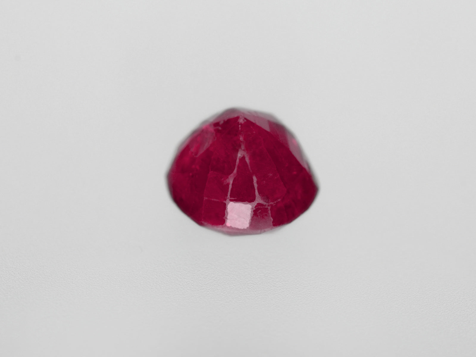 8800444-oval-rich-velvety-pinkish-red-igi-burma-natural-ruby-1.98-ct