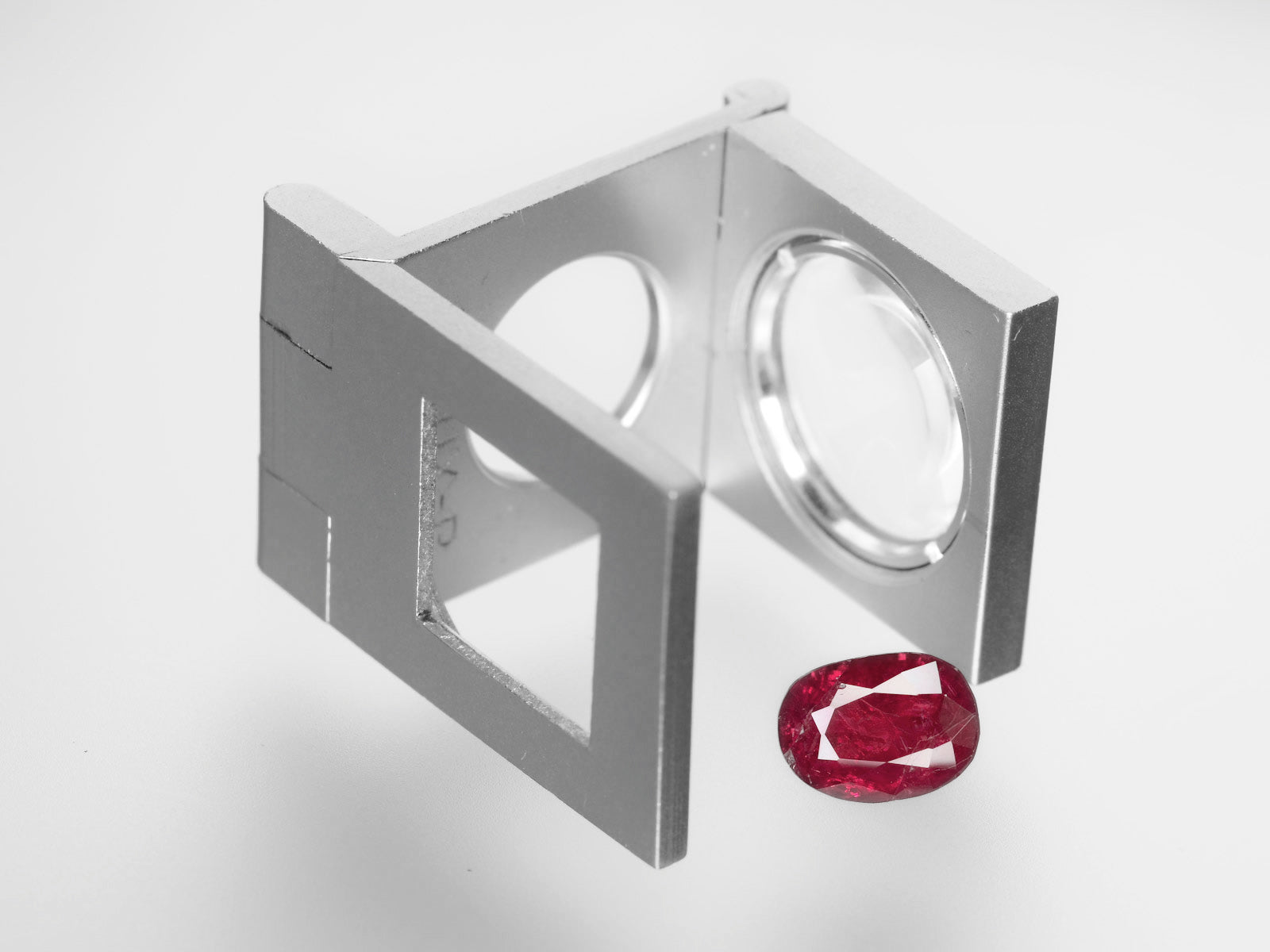 8800446-oval-magenta-red-igi-burma-natural-ruby-2.48-ct