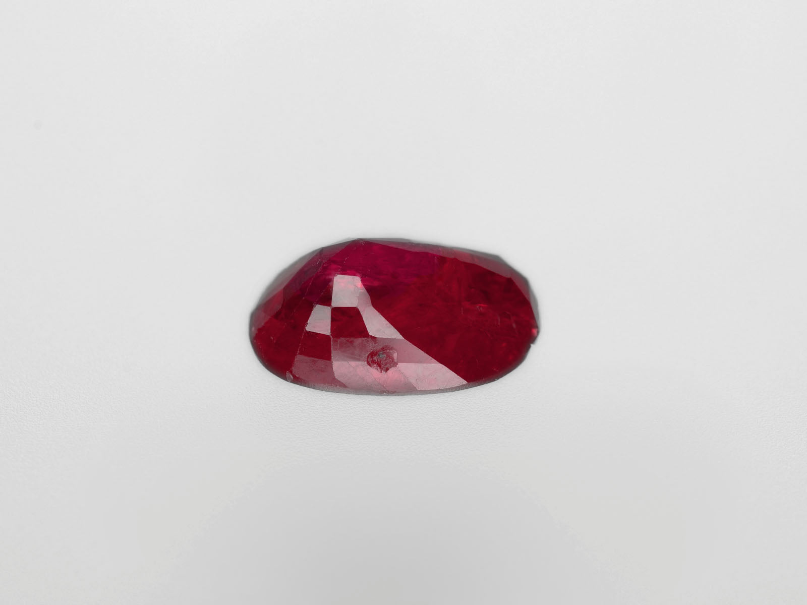 8800446-oval-magenta-red-igi-burma-natural-ruby-2.48-ct