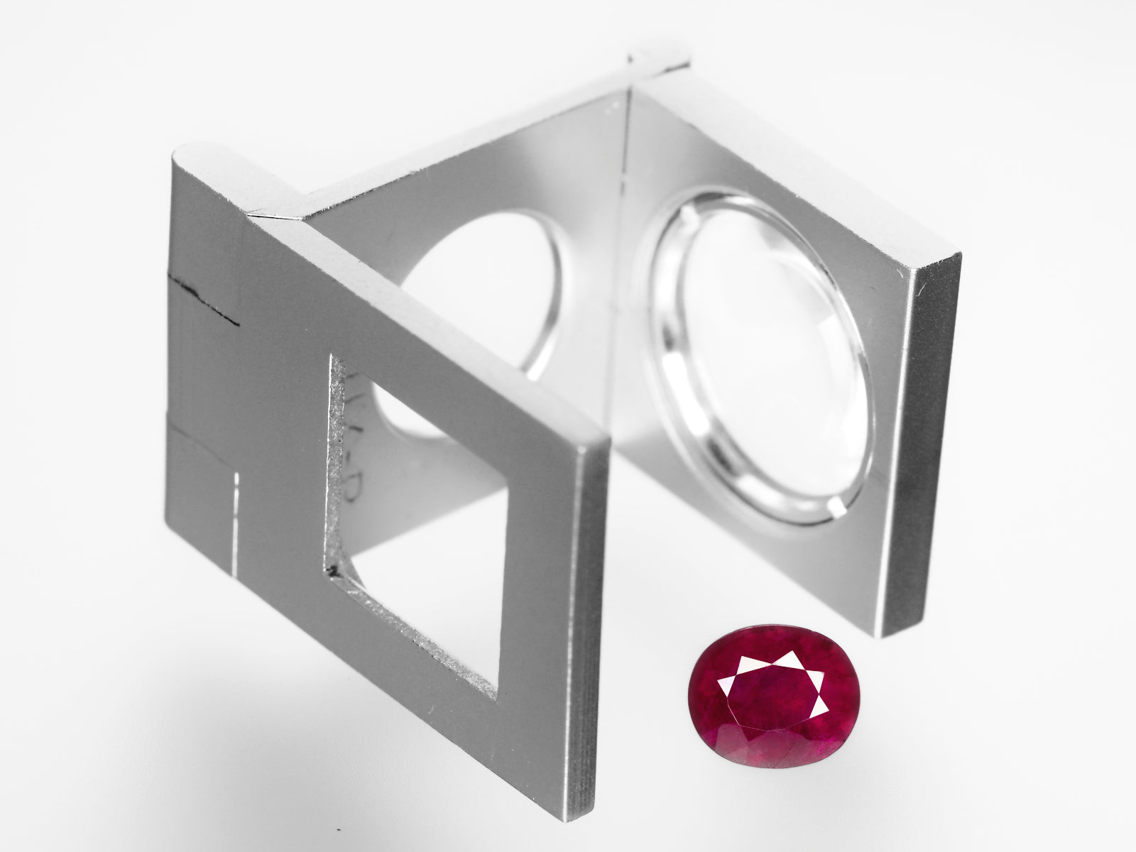 8800447-oval-intense-pinkish-red-igi-burma-natural-ruby-1.54-ct