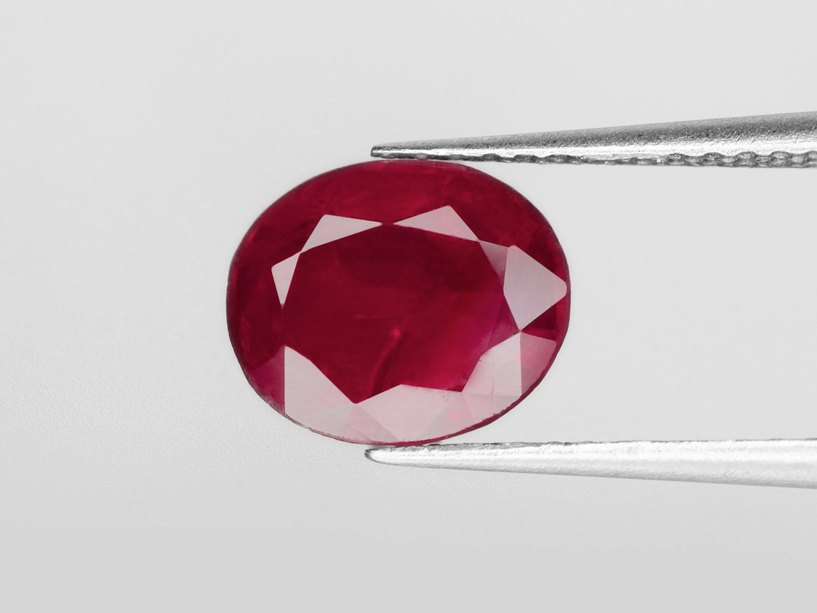 8800450-oval-deep-red-igi-burma-natural-ruby-1.45-ct