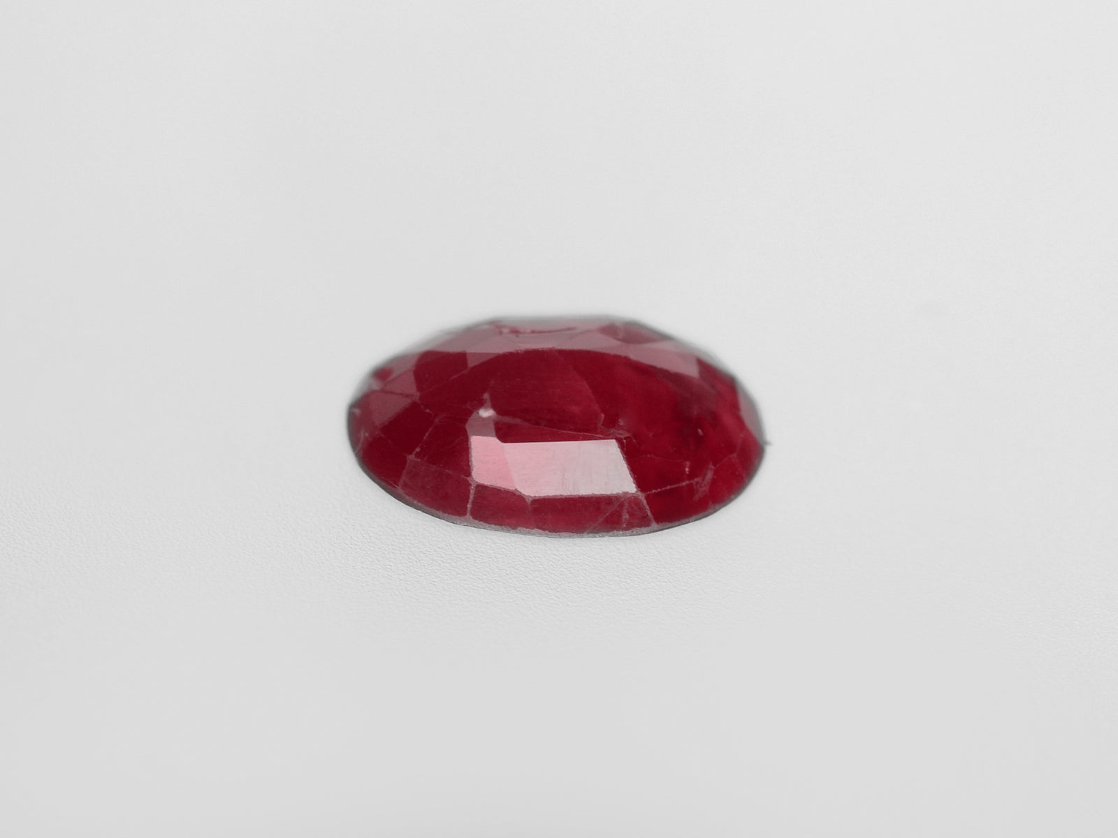 8800450-oval-deep-red-igi-burma-natural-ruby-1.45-ct