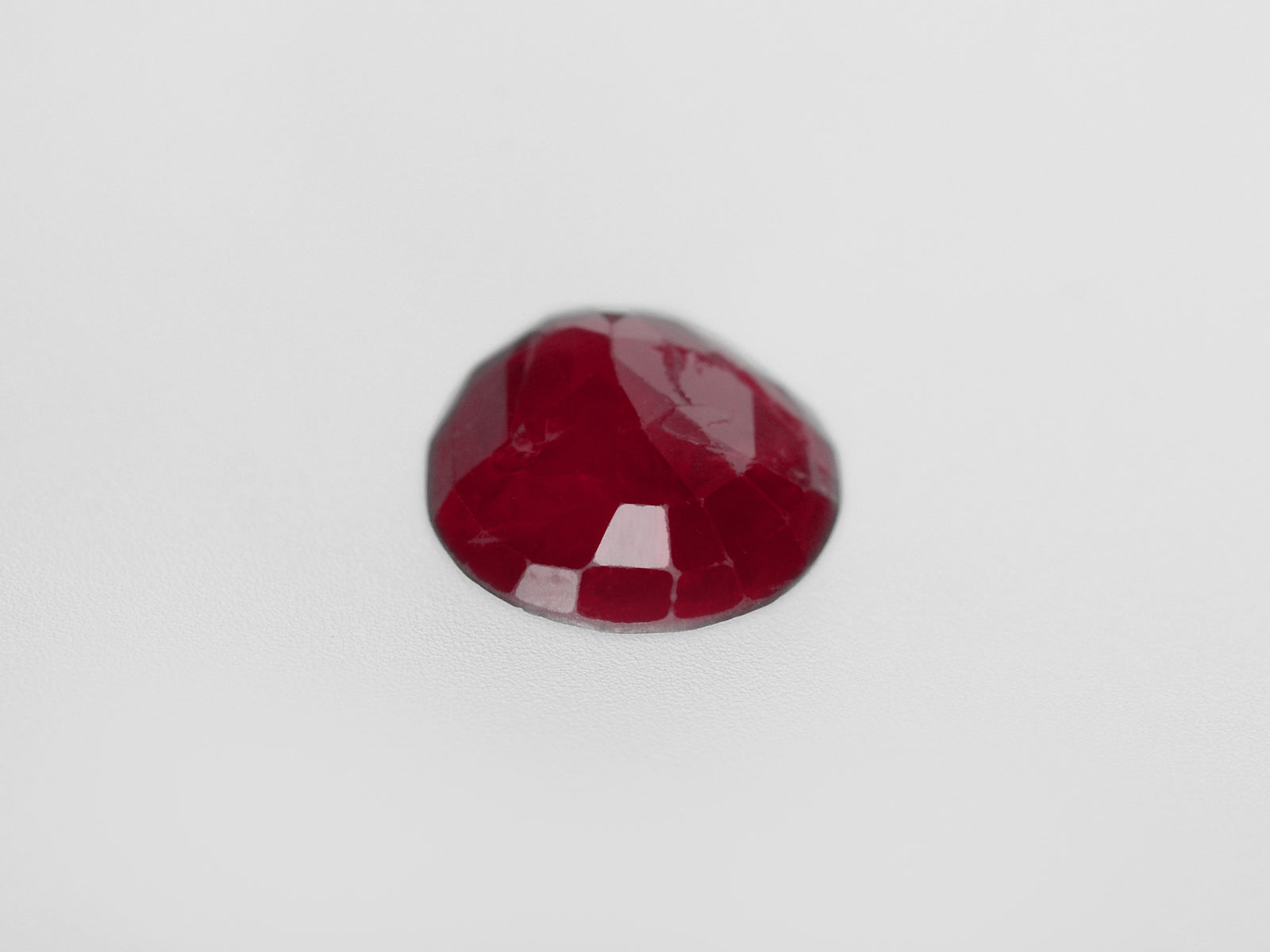 8800450-oval-deep-red-igi-burma-natural-ruby-1.45-ct