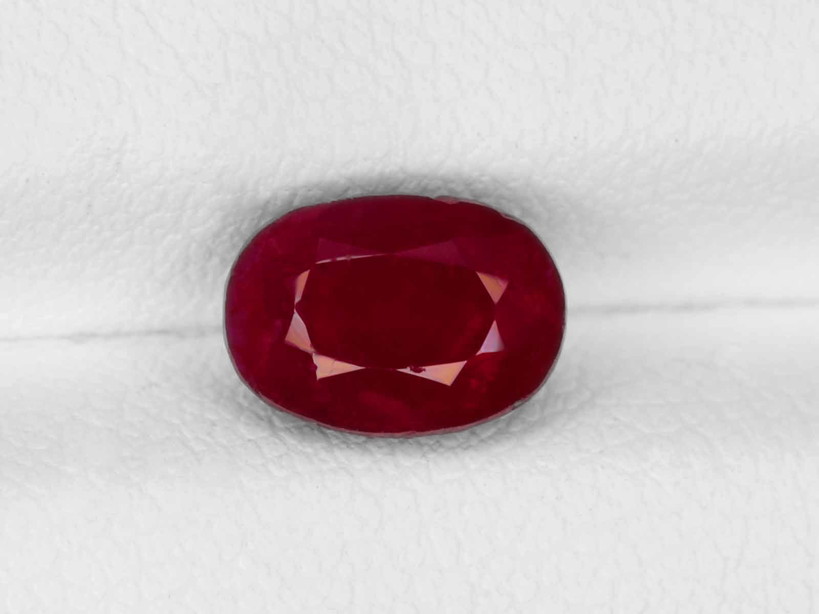 8800453-oval-deep-red-with-slight-pinkish-hue-igi-burma-natural-ruby-2.37-ct