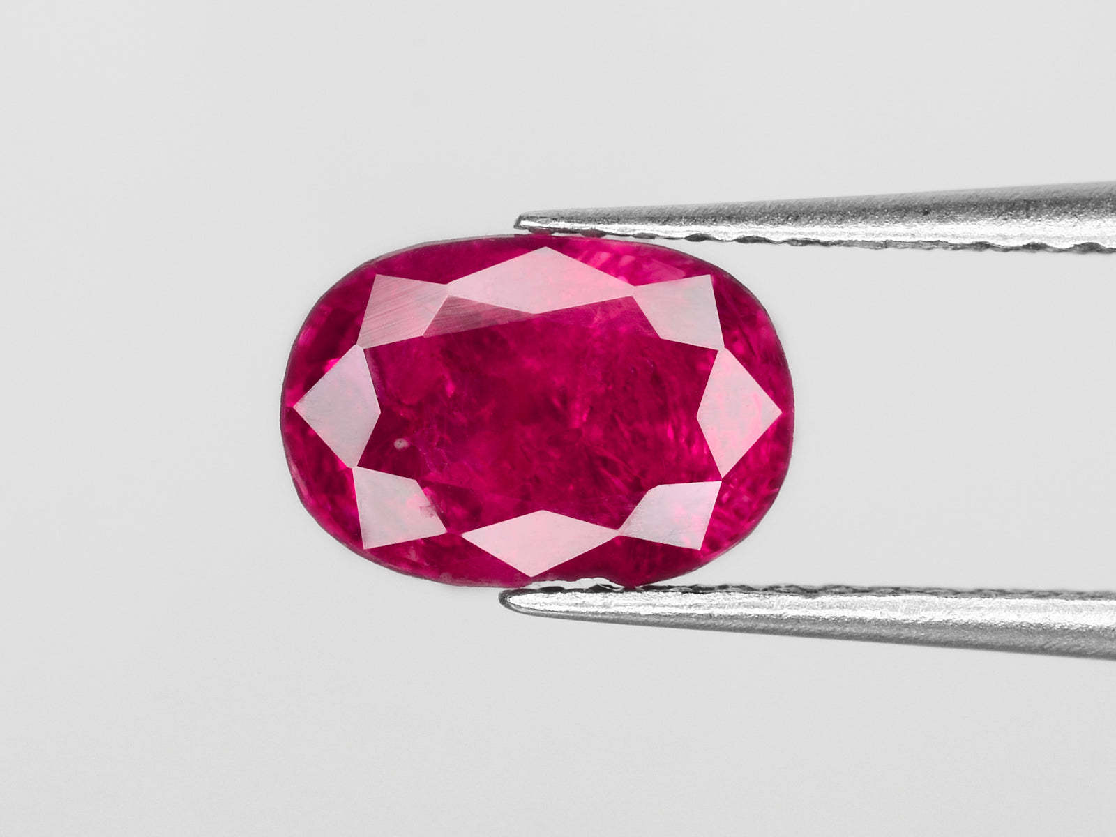 8800457-oval-pinkish-red-igi-burma-natural-ruby-1.41-ct