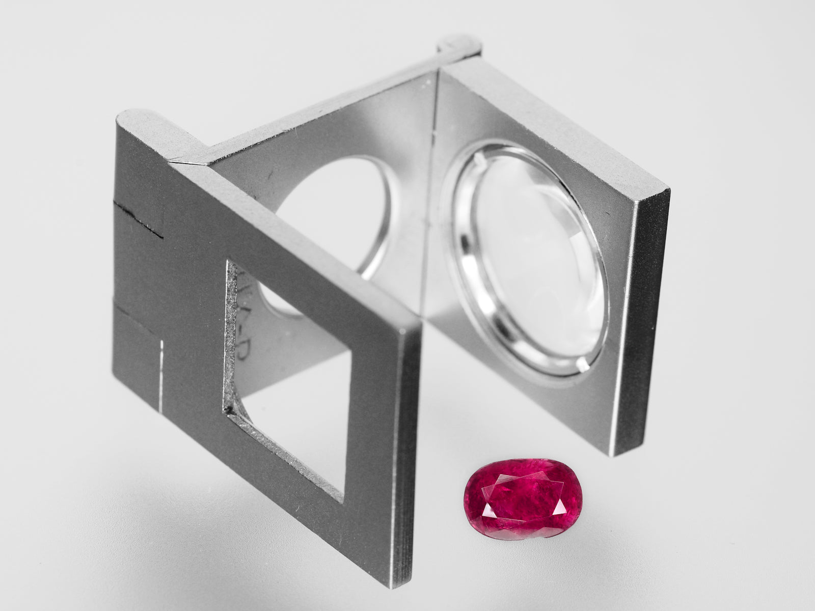 8800457-oval-pinkish-red-igi-burma-natural-ruby-1.41-ct