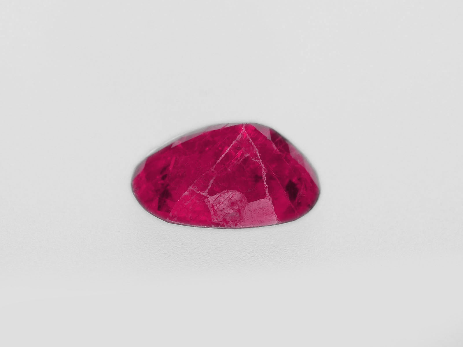 8800457-oval-pinkish-red-igi-burma-natural-ruby-1.41-ct