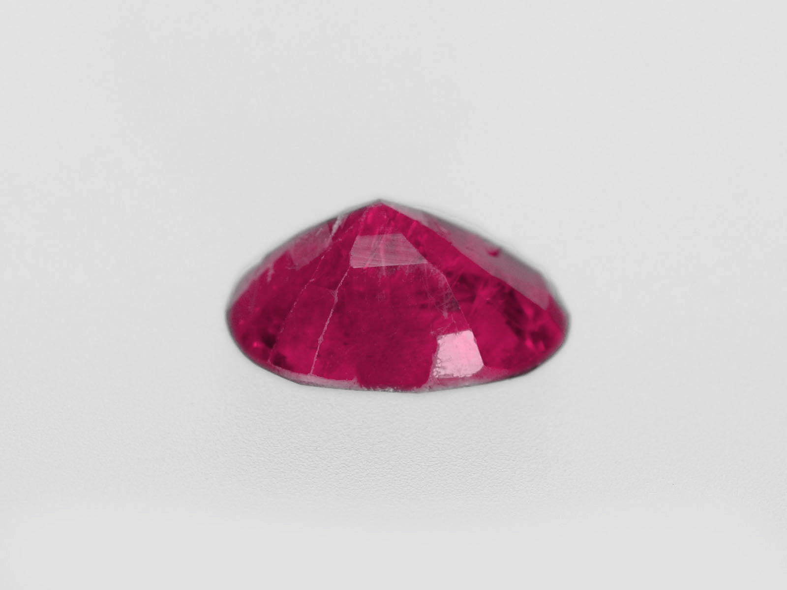 8800457-oval-pinkish-red-igi-burma-natural-ruby-1.41-ct
