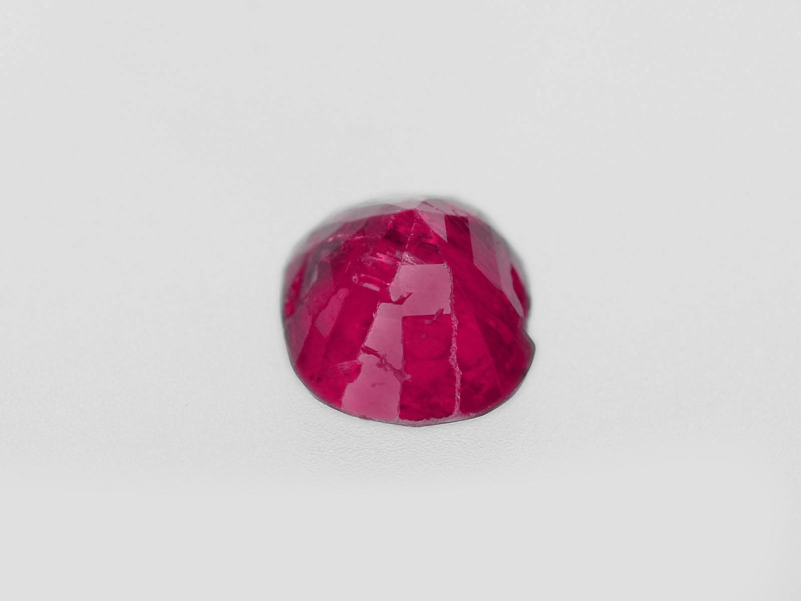 8800457-oval-pinkish-red-igi-burma-natural-ruby-1.41-ct