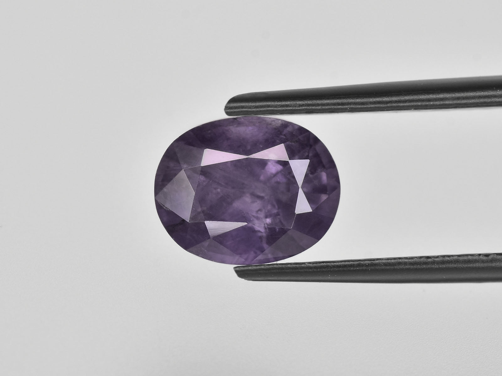 8800668-oval-purplish-violet-igi-pakistan-natural-other-fancy-sapphire-2.90-ct