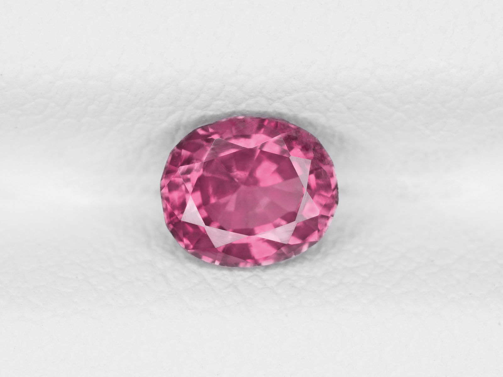 8800474-oval-lustrous-purplish-pink-igi-pakistan-natural-pink-sapphire-0.76-ct
