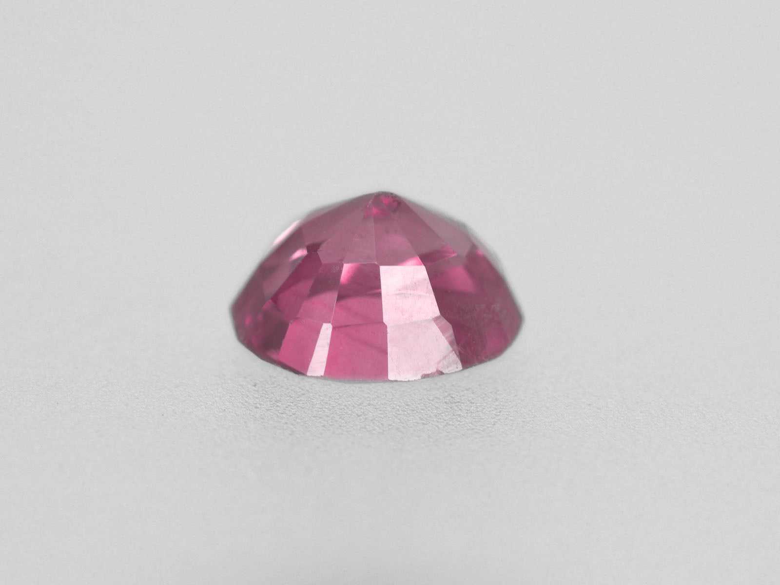 8800474-oval-lustrous-purplish-pink-igi-pakistan-natural-pink-sapphire-0.76-ct