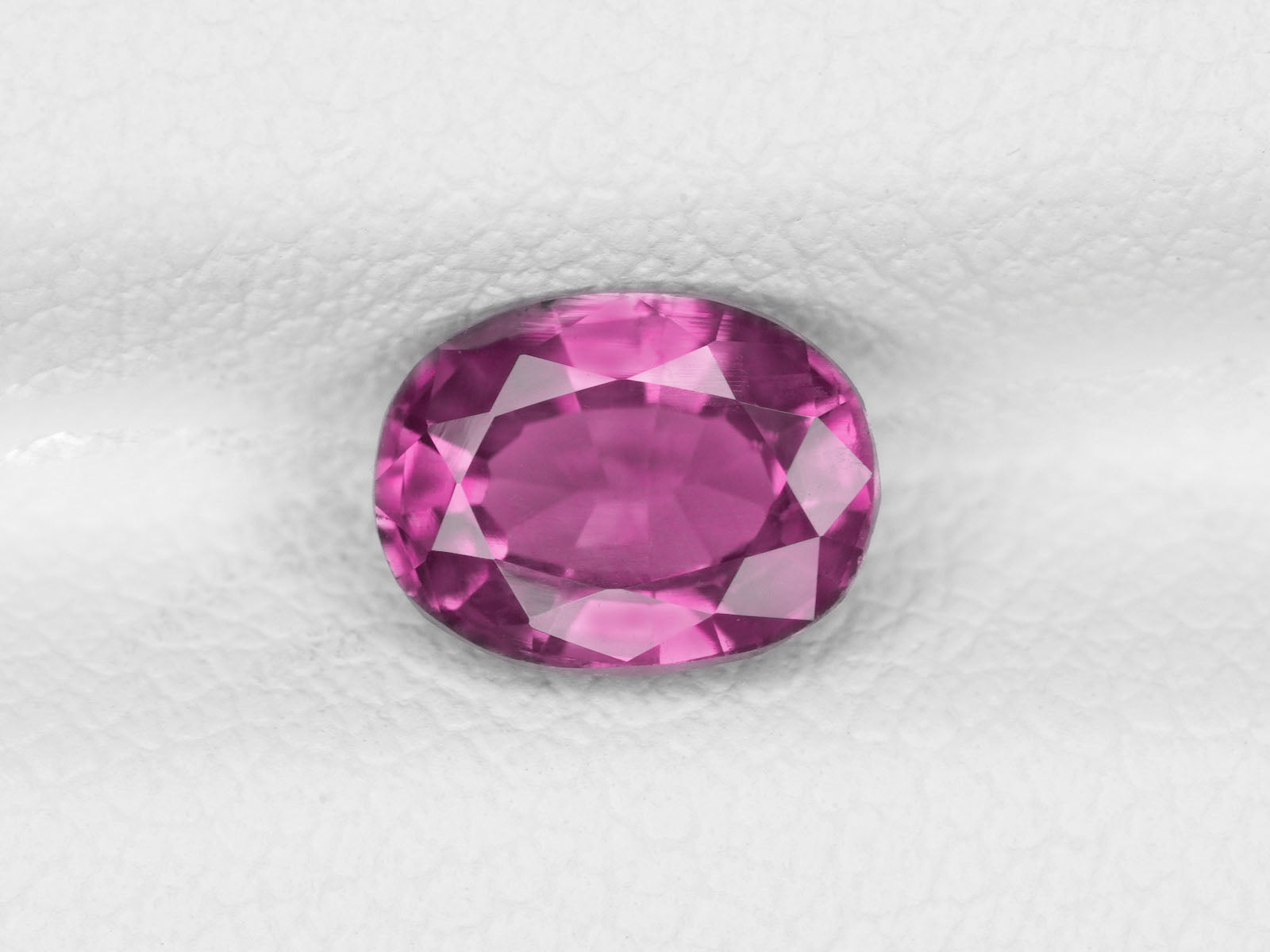 8800475-oval-intense-purple-pink-igi-pakistan-natural-pink-sapphire-1.12-ct