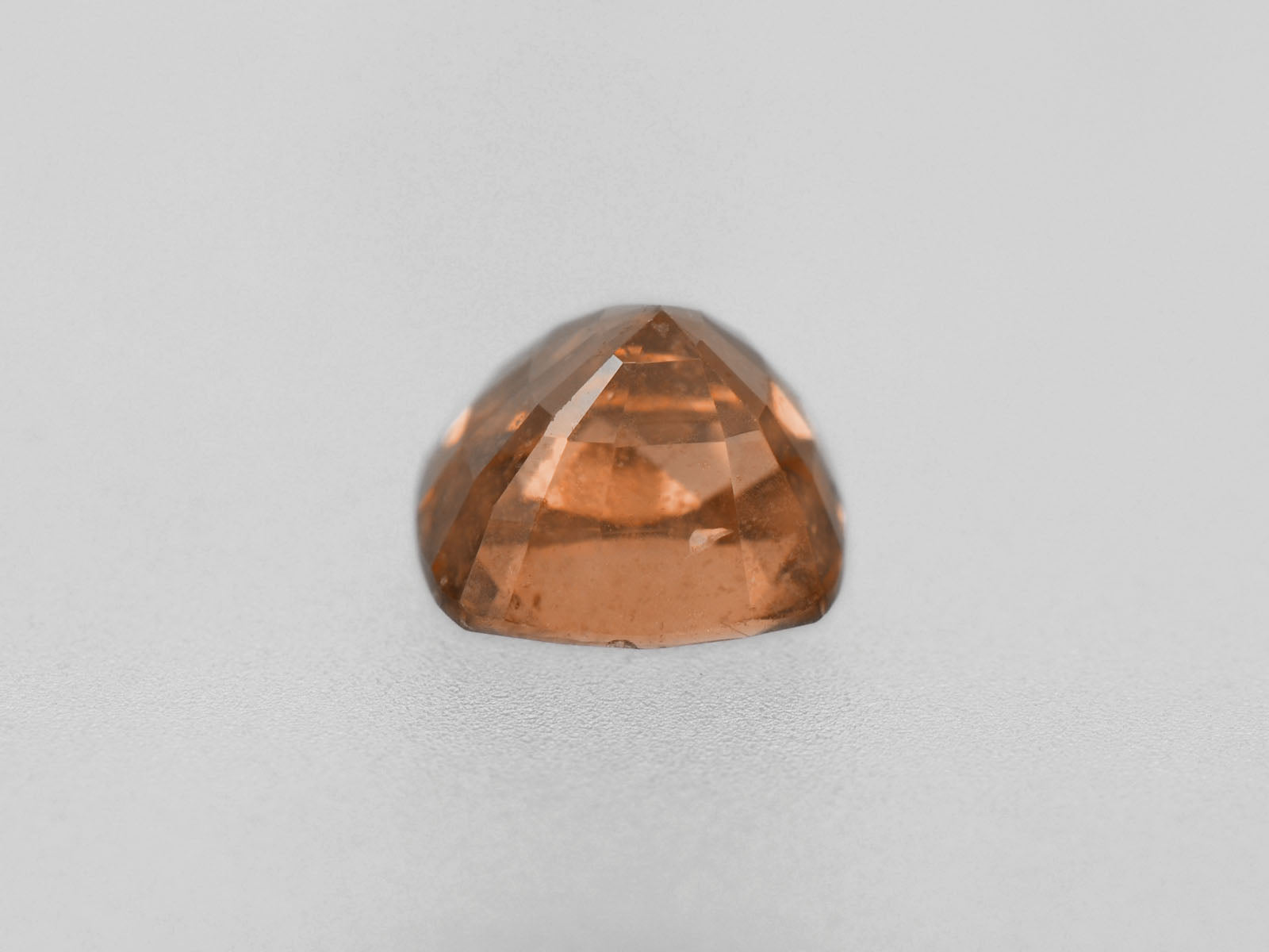 8800348-cushion-intense-orange-with-slight-pinkish-hue-igi-madagascar-natural-padparadscha-1.15-ct