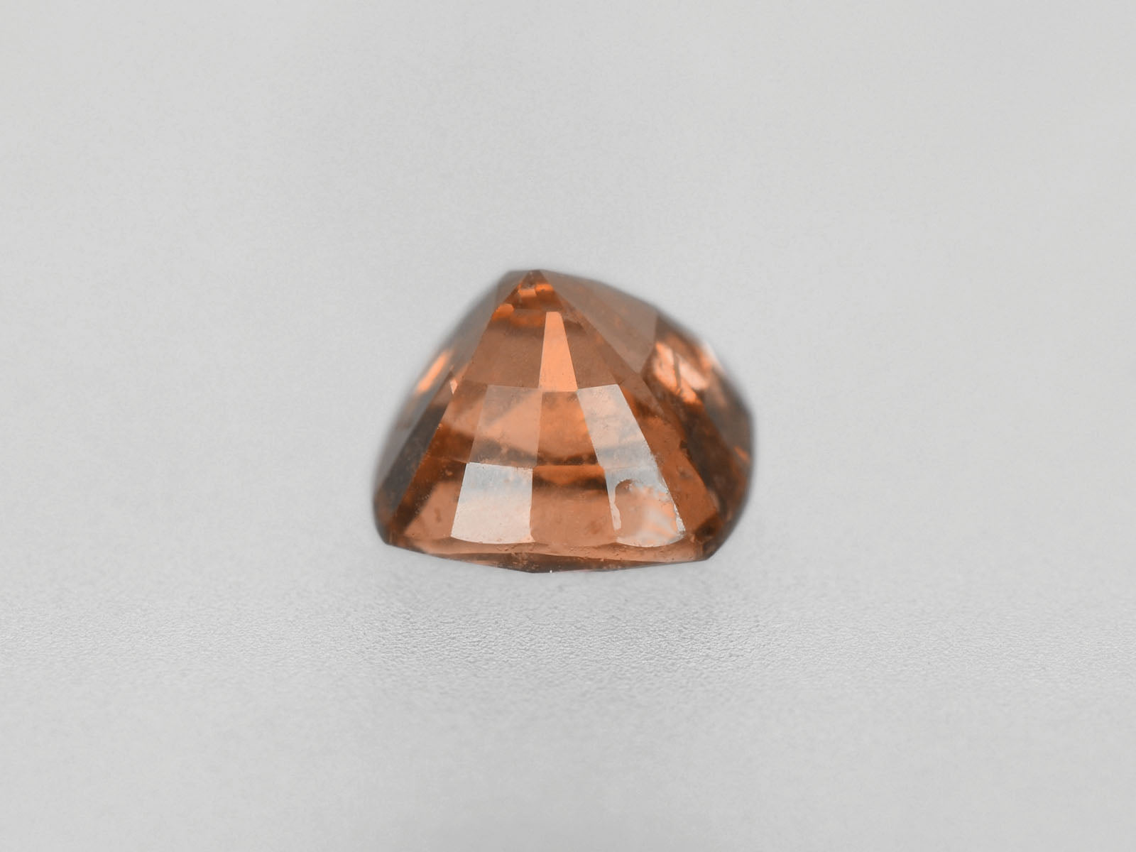 8800348-cushion-intense-orange-with-slight-pinkish-hue-igi-madagascar-natural-padparadscha-1.15-ct