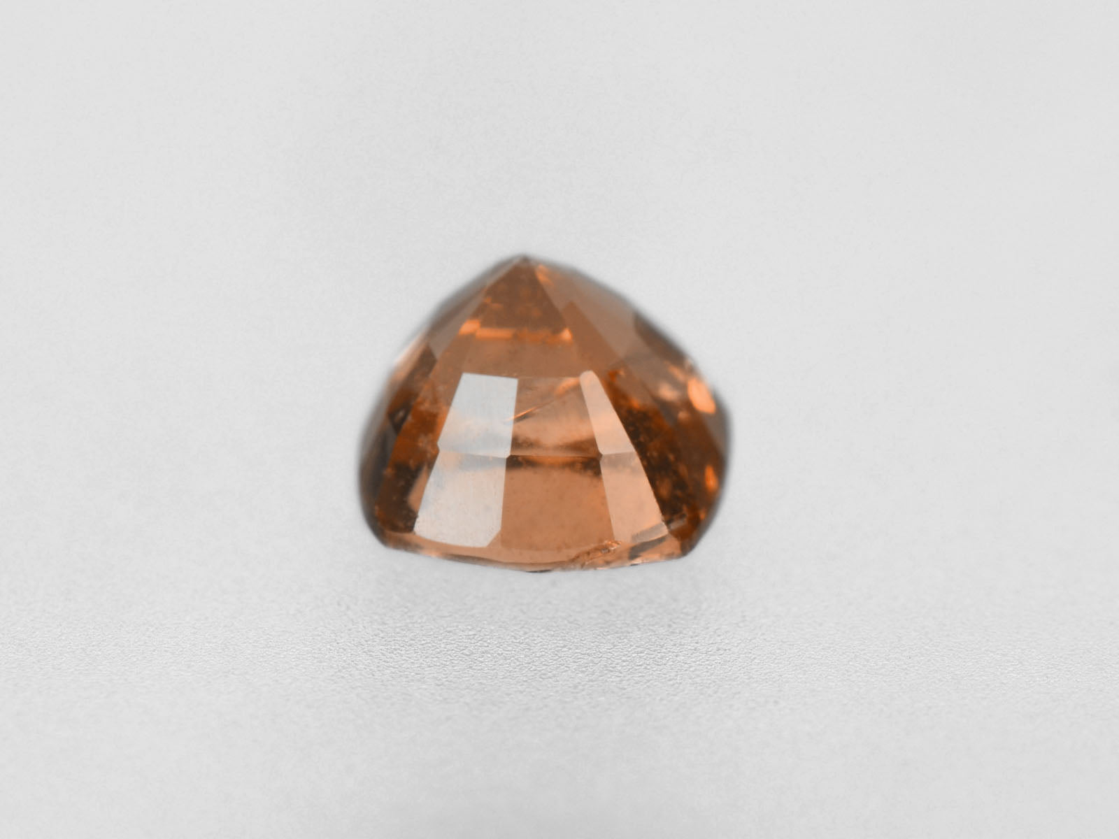 8800348-cushion-intense-orange-with-slight-pinkish-hue-igi-madagascar-natural-padparadscha-1.15-ct