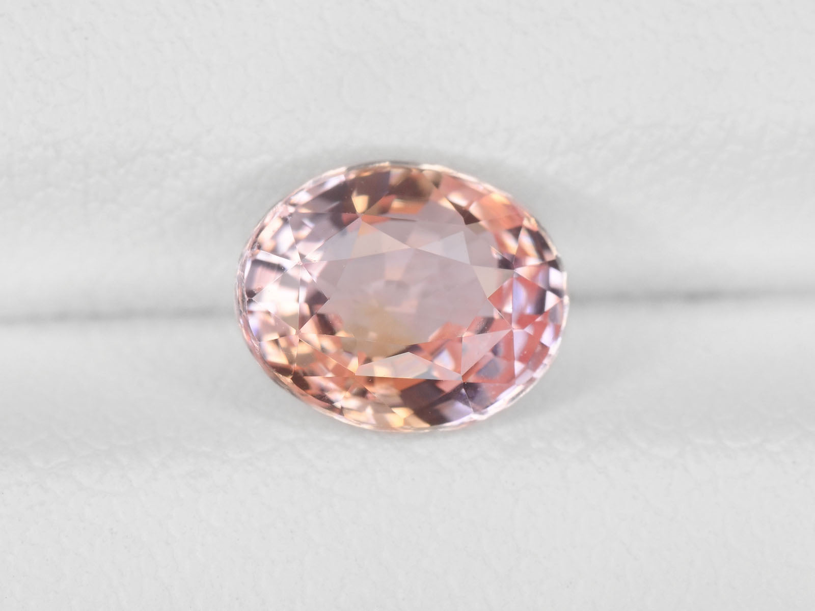 8800349-oval-soft-orange-pink-igi-madagascar-natural-padparadscha-1.46-ct