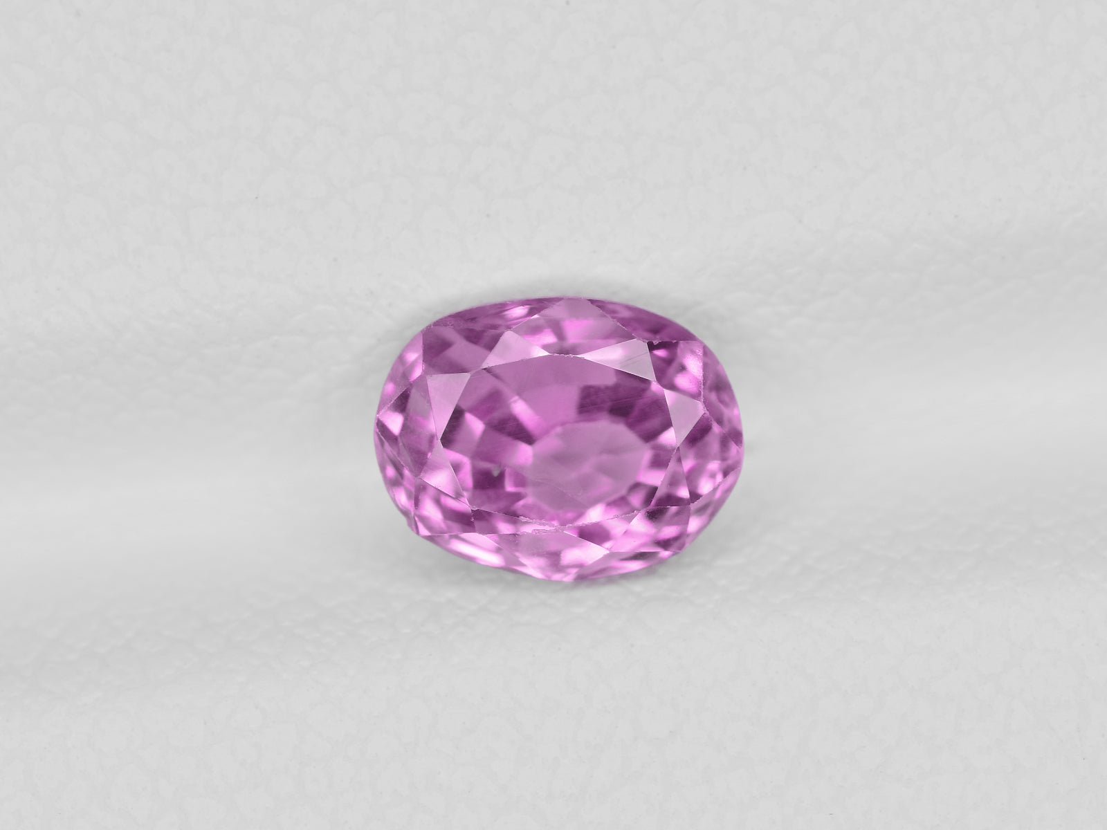 8800672-oval-lustrous-pink-igi-sri-lanka-natural-pink-sapphire-1.58-ct