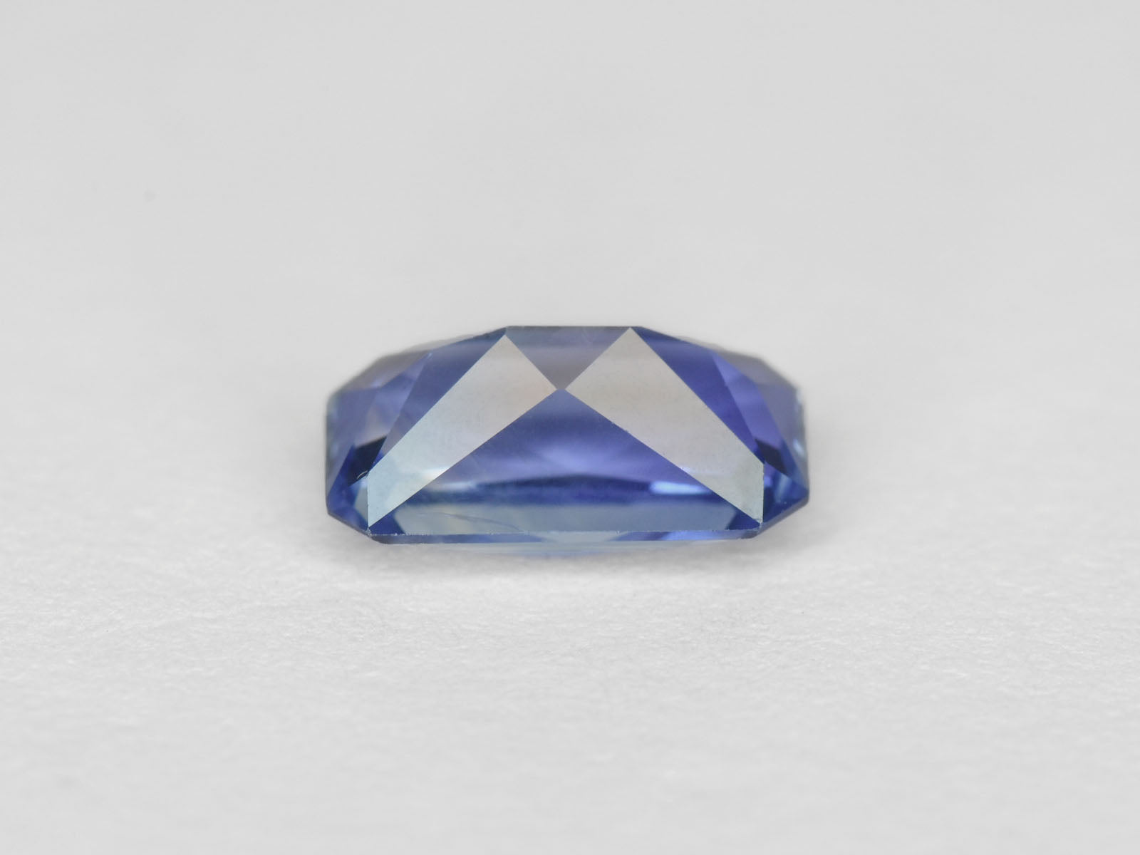 8800230-octagonal-intense-blue-grs-sri-lanka-natural-blue-sapphire-1.27-ct