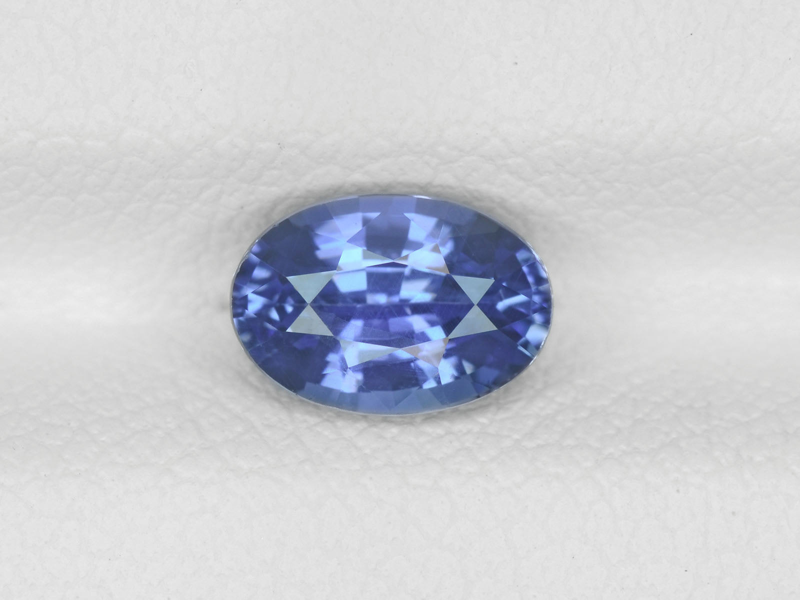 8800234-oval-lustrous-intense-blue-igi-burma-natural-blue-sapphire-1.28-ct