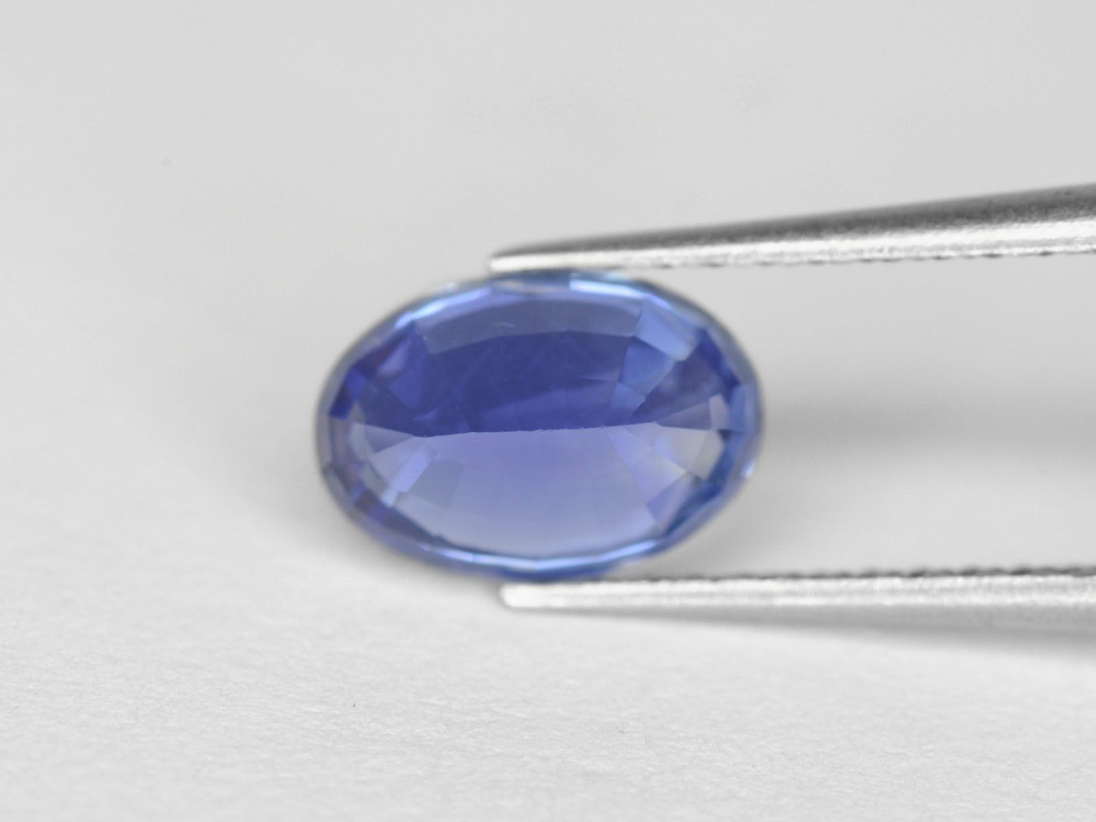 8800234-oval-lustrous-intense-blue-igi-burma-natural-blue-sapphire-1.28-ct