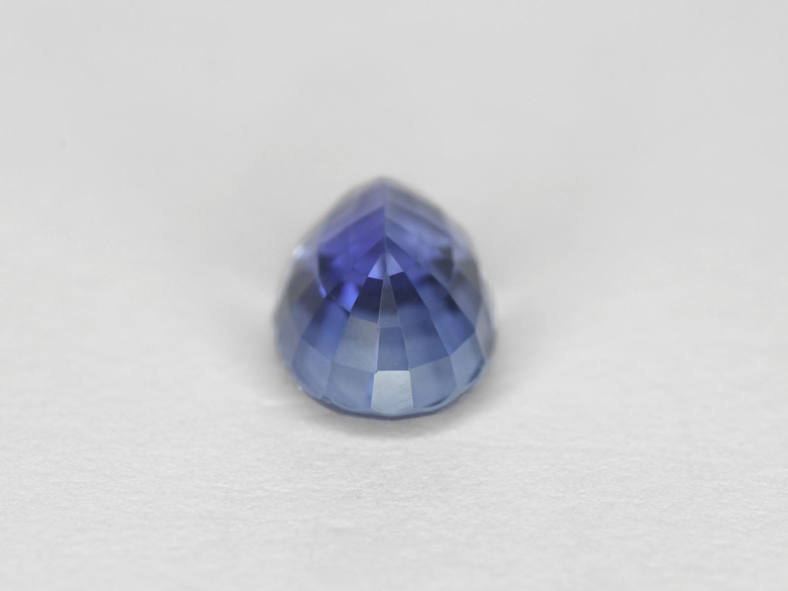 8800234-oval-lustrous-intense-blue-igi-burma-natural-blue-sapphire-1.28-ct
