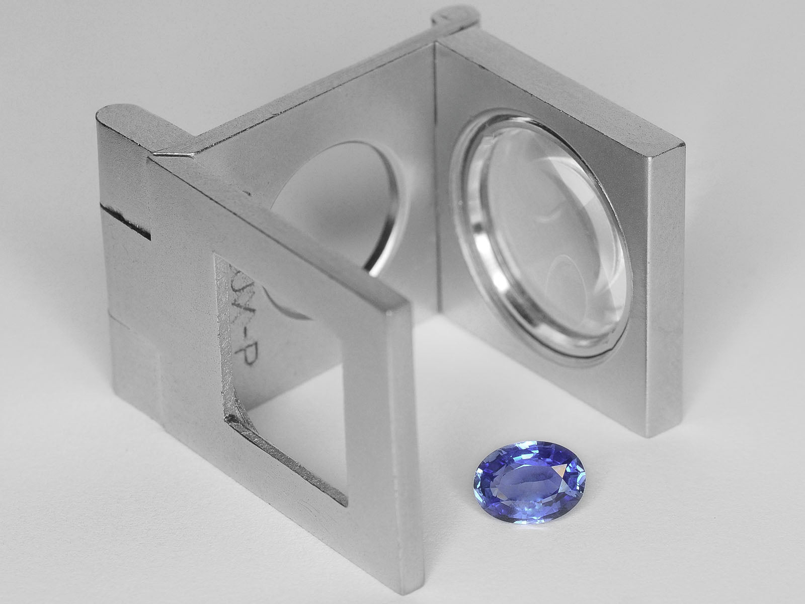 8800235-oval-intense-blue-igi-burma-natural-blue-sapphire-0.96-ct