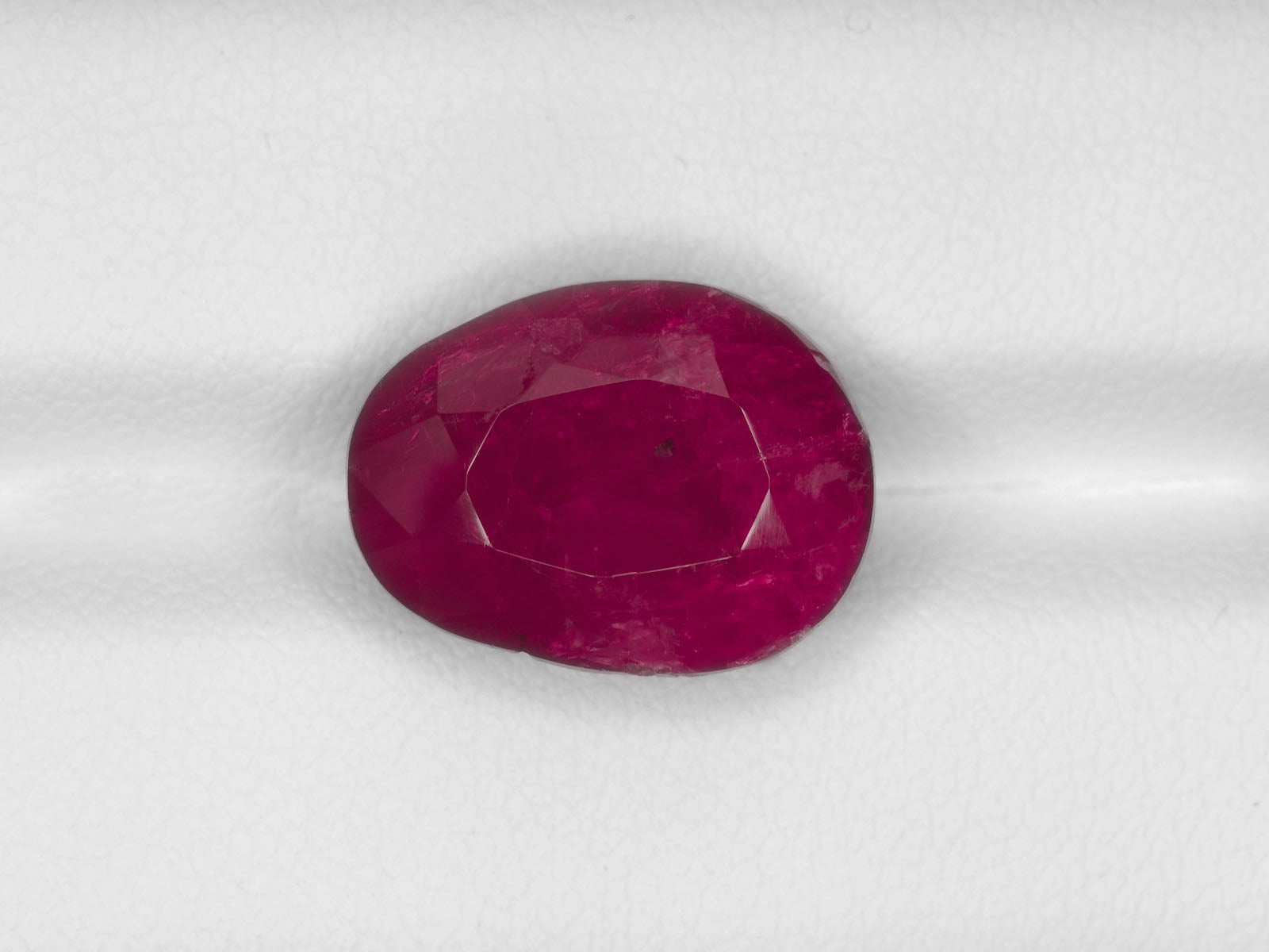 8800478-oval-deep-pinkish-red-grs-burma-natural-ruby-10.63-ct