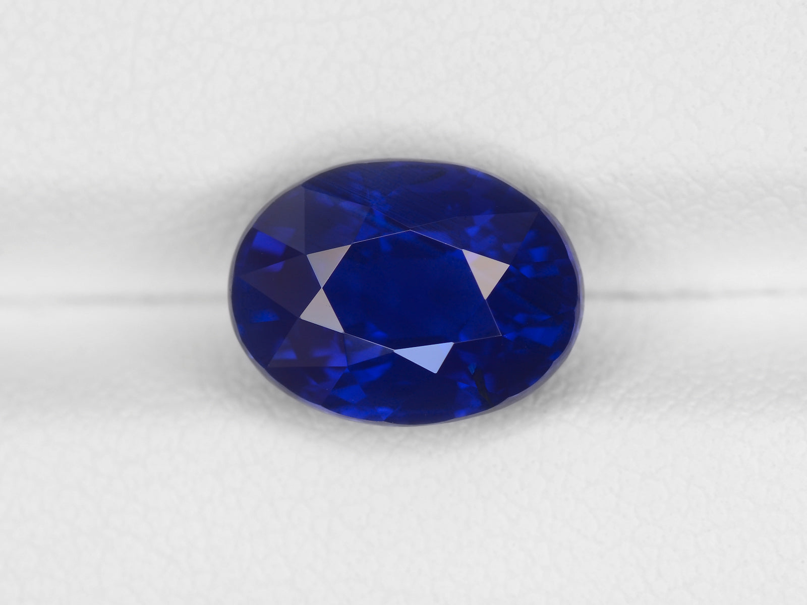8800738-oval-rich-intense-royal-blue-gia-kashmir-natural-blue-sapphire-5.05-ct