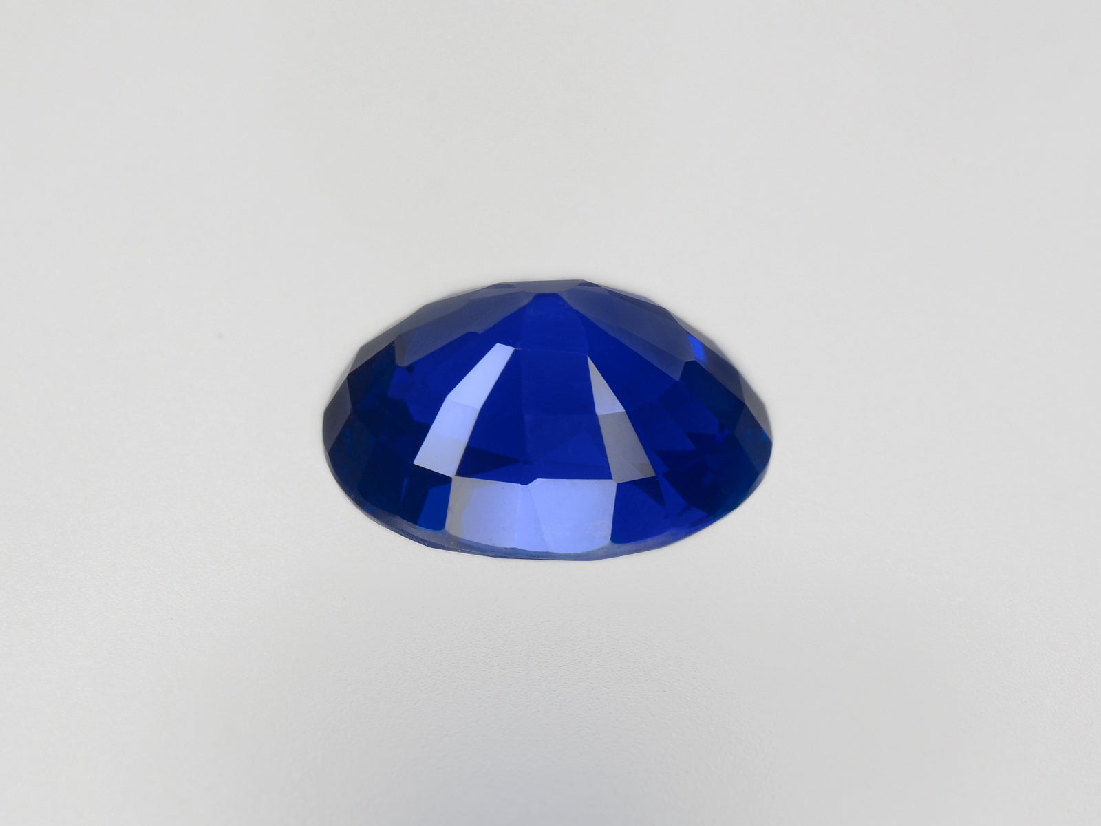 8800738-oval-rich-intense-royal-blue-gia-kashmir-natural-blue-sapphire-5.05-ct