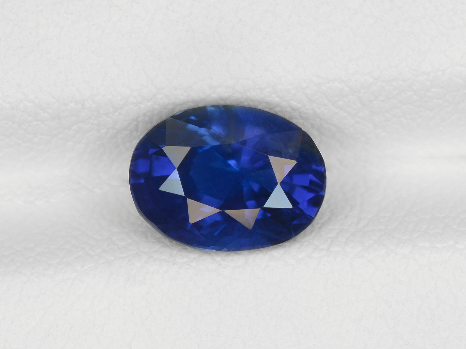 8800238-oval-rich-intense-cornflower-blue-gia-igi-sri-lanka-natural-blue-sapphire-2.04-ct