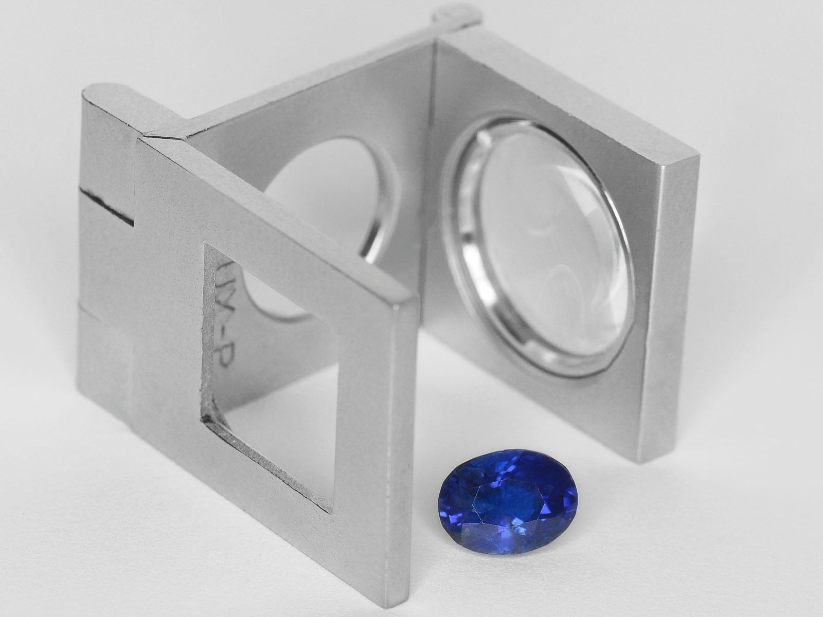 8800238-oval-rich-intense-cornflower-blue-gia-igi-sri-lanka-natural-blue-sapphire-2.04-ct